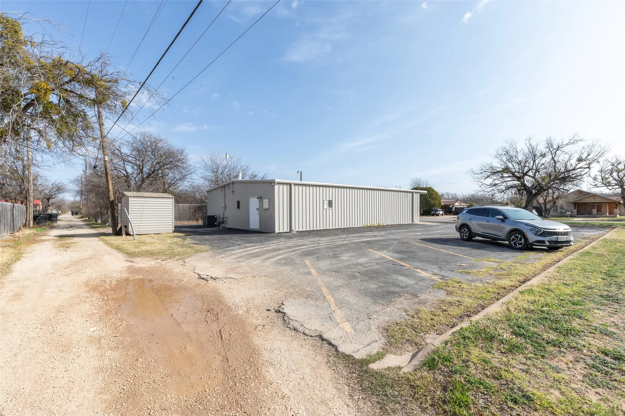 Office For Rent in Taylor County , 1202 Hickory Street, Abilene, Texas 79601, 0, 0, Garage spaces, 0 Sqft, built in 1981, mls#21275584, Real Estate Agent in Abilene, Homes For Rent in Taylor county, Homes For Rent in Abilene, Realtor in Abilene Texas, Real Estate Brokerage Independent Realty Texas, Luminita Cordes Realtor