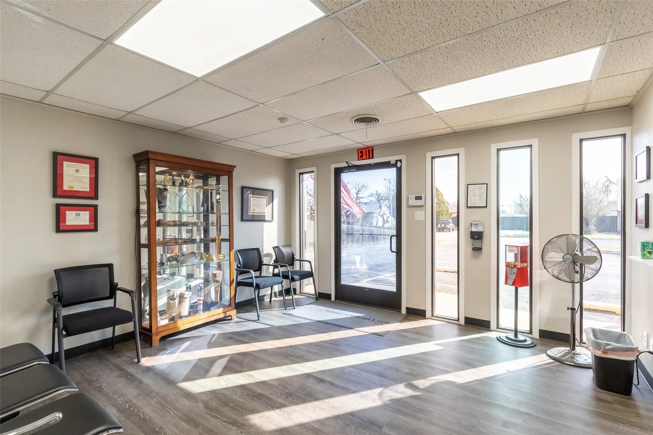 Office For Rent in Taylor County , 1202 Hickory Street, Abilene, Texas 79601, 0, 0, Garage spaces, 0 Sqft, built in 1981, mls#21275584, Real Estate Agent in Abilene, Homes For Rent in Taylor county, Homes For Rent in Abilene, Realtor in Abilene Texas, Real Estate Brokerage Independent Realty Texas, Luminita Cordes Realtor