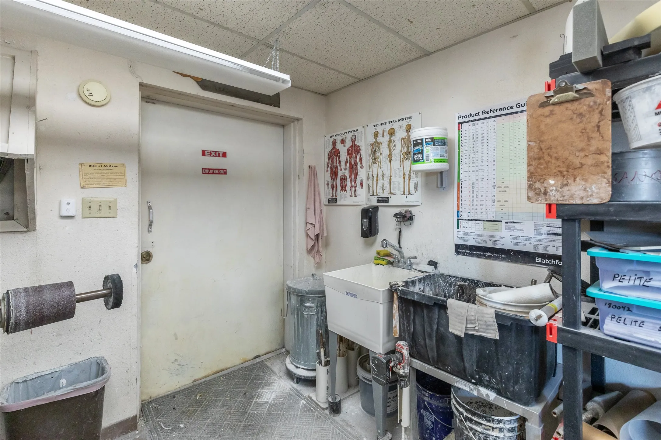 Office For Rent in Taylor County , 1202 Hickory Street, Abilene, Texas 79601, 0, 0, Garage spaces, 0 Sqft, built in 1981, mls#21275584, Real Estate Agent in Abilene, Homes For Rent in Taylor county, Homes For Rent in Abilene, Realtor in Abilene Texas, Real Estate Brokerage Independent Realty Texas, Luminita Cordes Realtor