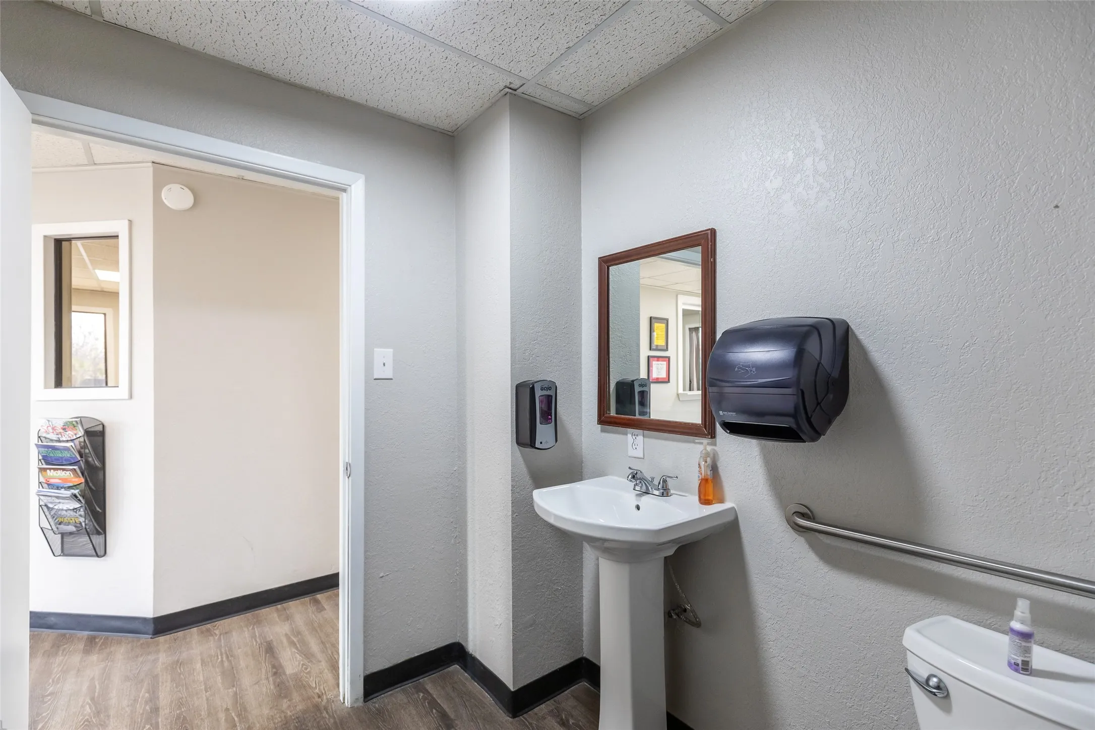 Office For Rent in Taylor County , 1202 Hickory Street, Abilene, Texas 79601, 0, 0, Garage spaces, 0 Sqft, built in 1981, mls#21275584, Real Estate Agent in Abilene, Homes For Rent in Taylor county, Homes For Rent in Abilene, Realtor in Abilene Texas, Real Estate Brokerage Independent Realty Texas, Luminita Cordes Realtor