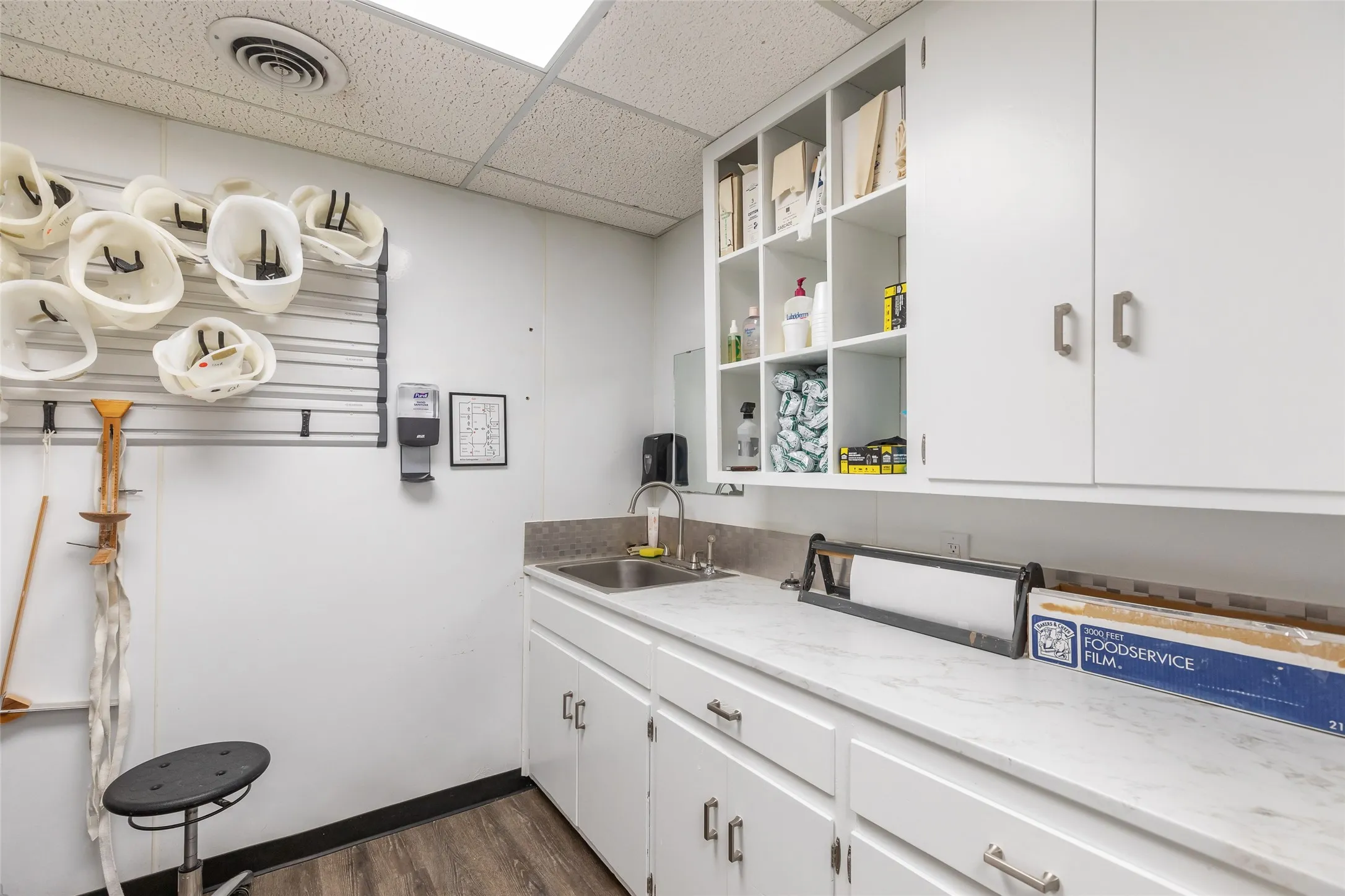 Office For Rent in Taylor County , 1202 Hickory Street, Abilene, Texas 79601, 0, 0, Garage spaces, 0 Sqft, built in 1981, mls#21275584, Real Estate Agent in Abilene, Homes For Rent in Taylor county, Homes For Rent in Abilene, Realtor in Abilene Texas, Real Estate Brokerage Independent Realty Texas, Luminita Cordes Realtor