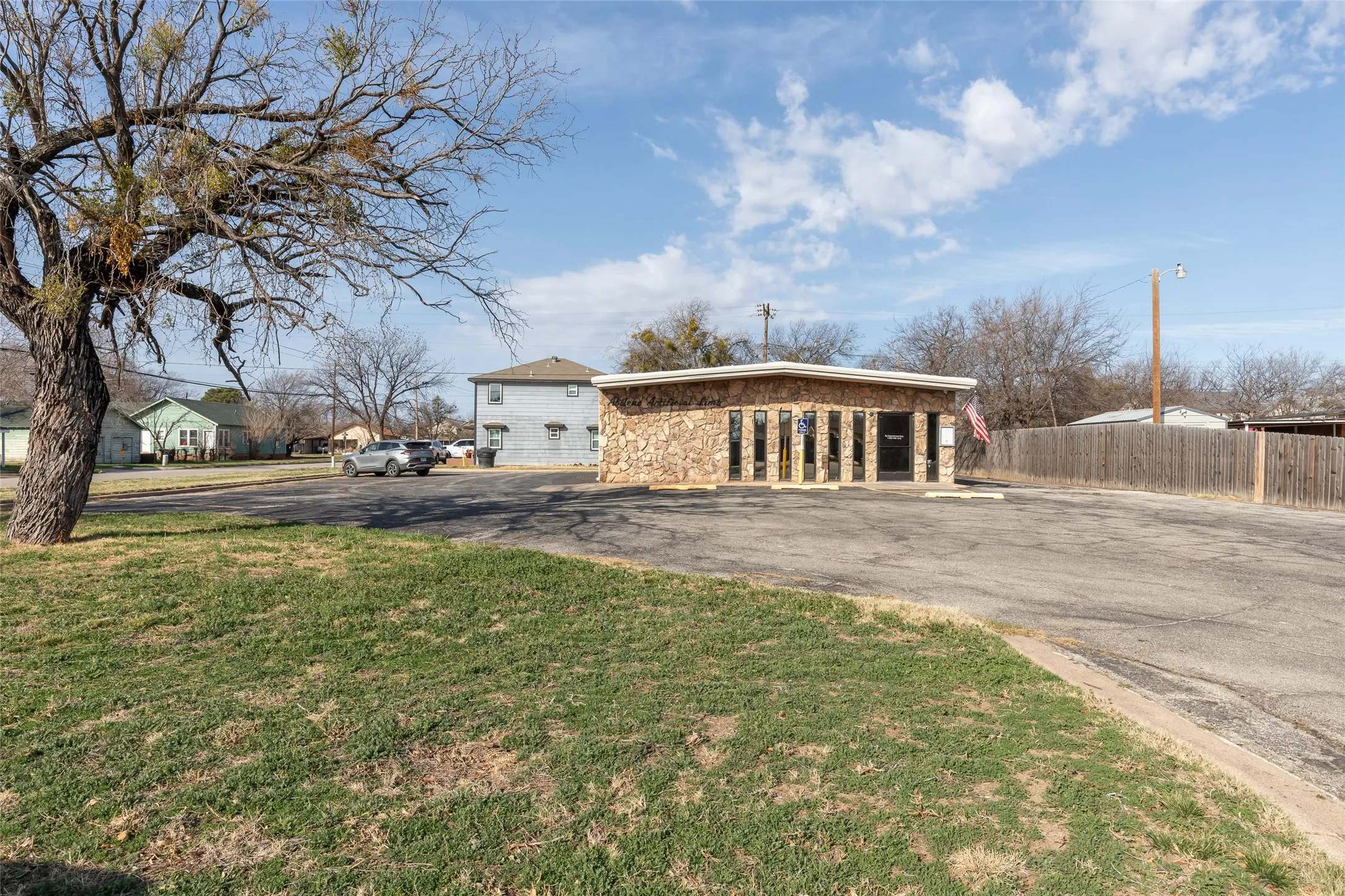 Office For Rent in Taylor County , 1202 Hickory Street, Abilene, Texas 79601, 0, 0, Garage spaces, 0 Sqft, built in 1981, mls#21275584, Real Estate Agent in Abilene, Homes For Rent in Taylor county, Homes For Rent in Abilene, Realtor in Abilene Texas, Real Estate Brokerage Independent Realty Texas, Luminita Cordes Realtor