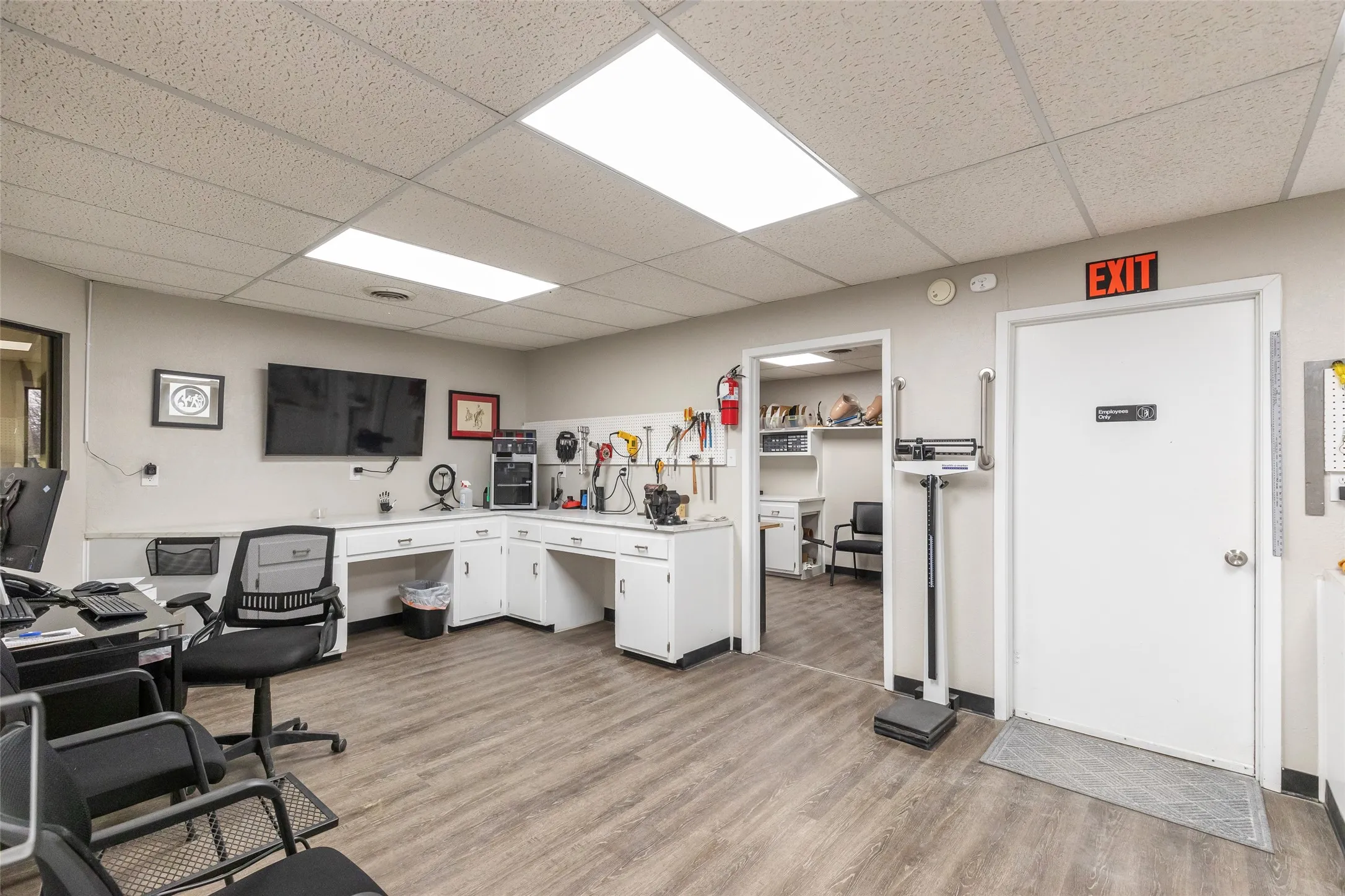 Office For Rent in Taylor County , 1202 Hickory Street, Abilene, Texas 79601, 0, 0, Garage spaces, 0 Sqft, built in 1981, mls#21275584, Real Estate Agent in Abilene, Homes For Rent in Taylor county, Homes For Rent in Abilene, Realtor in Abilene Texas, Real Estate Brokerage Independent Realty Texas, Luminita Cordes Realtor