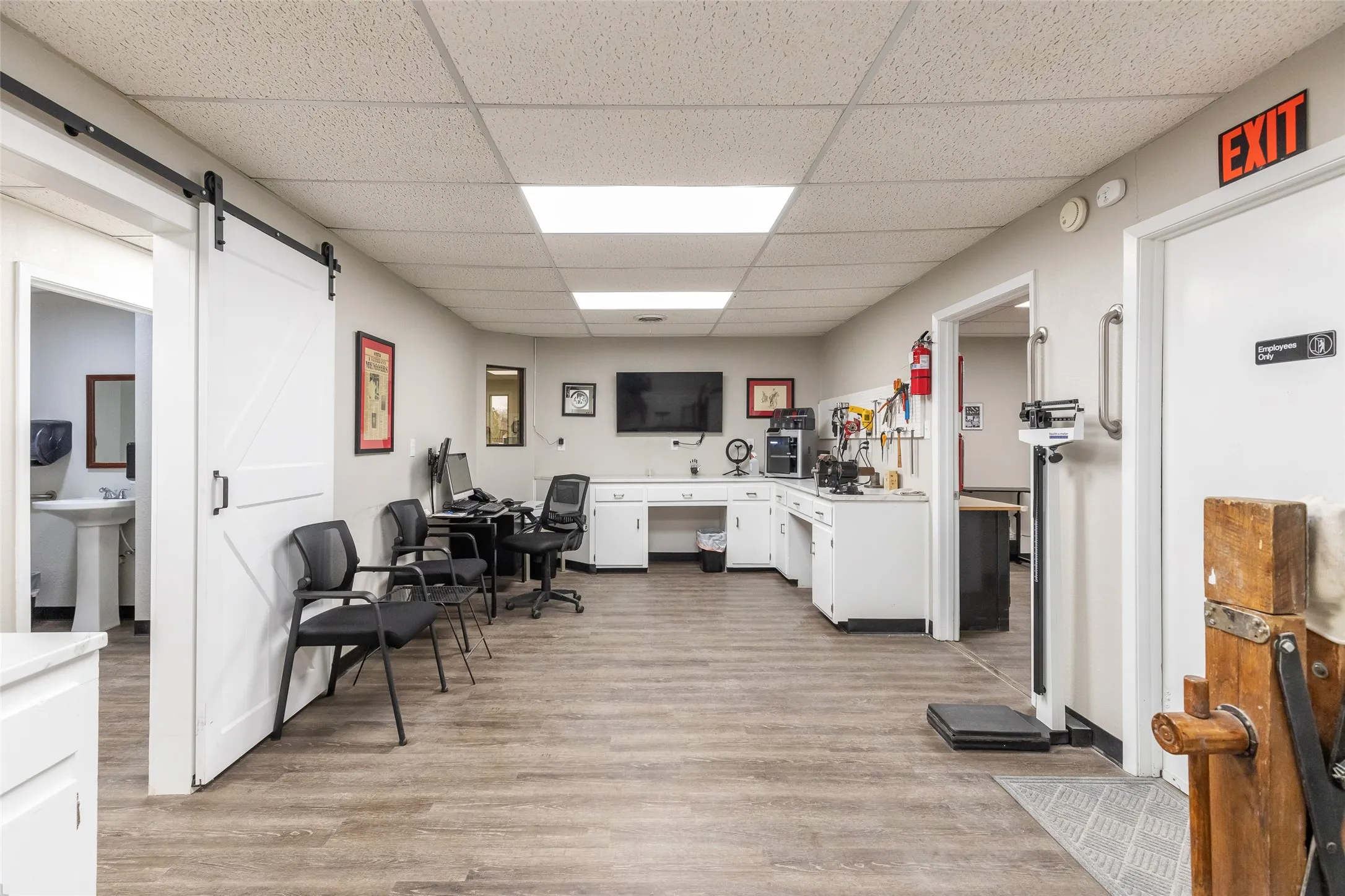 Office For Rent in Taylor County , 1202 Hickory Street, Abilene, Texas 79601, 0, 0, Garage spaces, 0 Sqft, built in 1981, mls#21275584, Real Estate Agent in Abilene, Homes For Rent in Taylor county, Homes For Rent in Abilene, Realtor in Abilene Texas, Real Estate Brokerage Independent Realty Texas, Luminita Cordes Realtor