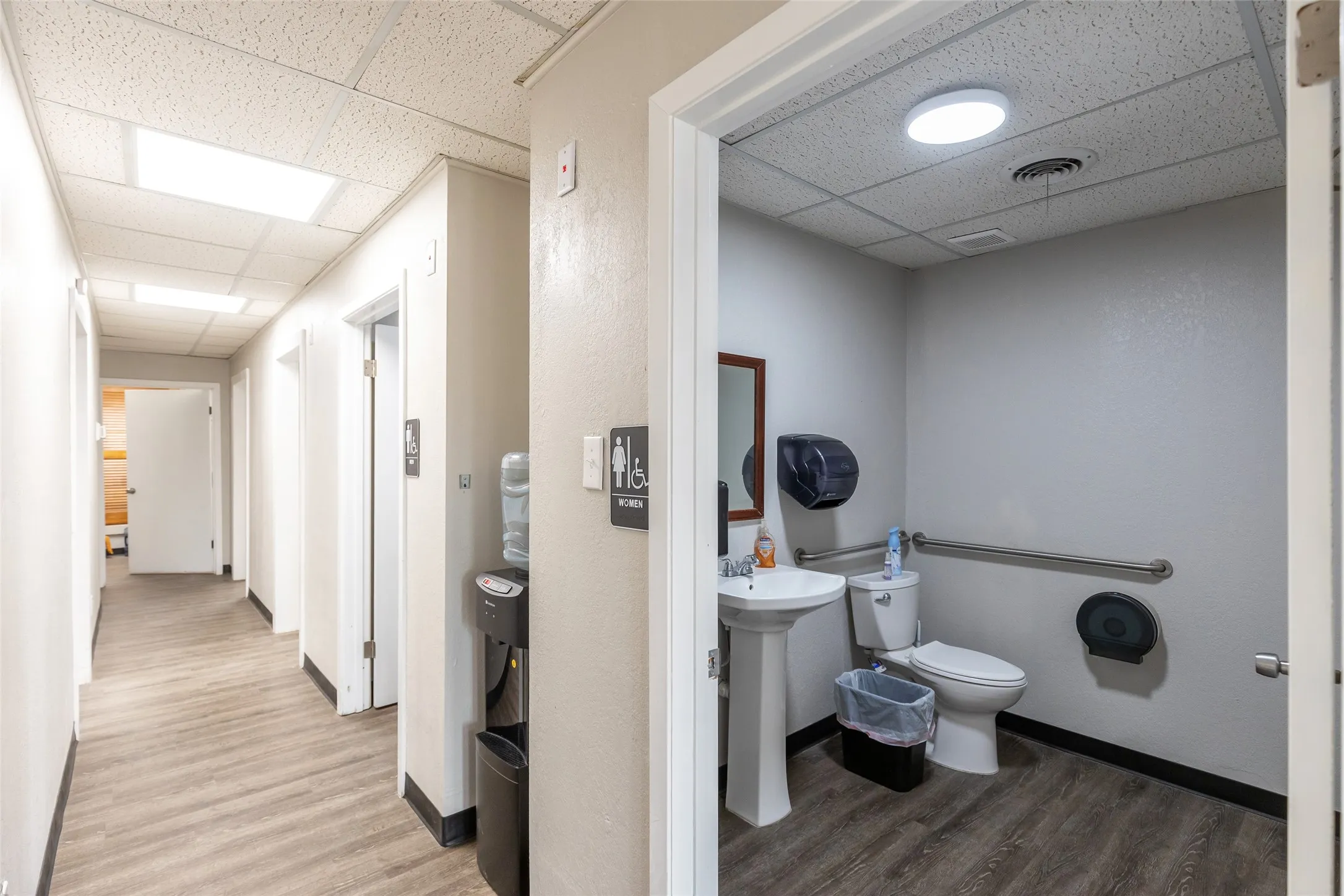 Office For Rent in Taylor County , 1202 Hickory Street, Abilene, Texas 79601, 0, 0, Garage spaces, 0 Sqft, built in 1981, mls#21275584, Real Estate Agent in Abilene, Homes For Rent in Taylor county, Homes For Rent in Abilene, Realtor in Abilene Texas, Real Estate Brokerage Independent Realty Texas, Luminita Cordes Realtor