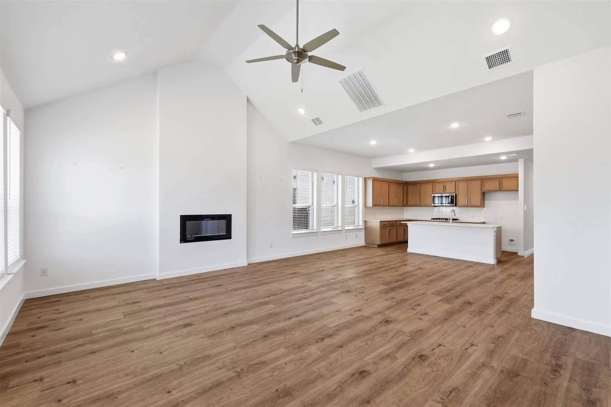 Single Family Residence For Sale in Tarrant County , 2412 Sagamore Street, Fort Worth, Texas 76179, 4 Bedroom, 3 Bathroom, 2 Garage spaces, 2,420 Sqft, built in 2023, mls#21275479, Real Estate Agent in Fort Worth, Homes For Sale in Tarrant county, Homes For Sale in Fort Worth, Realtor in Fort Worth Texas, Real Estate Brokerage Independent Realty Texas, Luminita Cordes Realtor