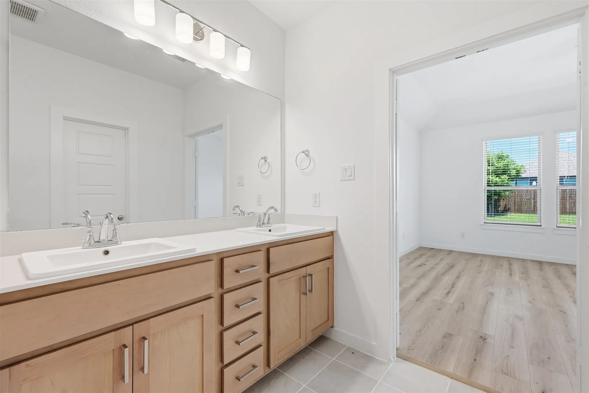 Single Family Residence For Sale in Tarrant County , 2412 Sagamore Street, Fort Worth, Texas 76179, 4 Bedroom, 3 Bathroom, 2 Garage spaces, 2,420 Sqft, built in 2023, mls#21275479, Real Estate Agent in Fort Worth, Homes For Sale in Tarrant county, Homes For Sale in Fort Worth, Realtor in Fort Worth Texas, Real Estate Brokerage Independent Realty Texas, Luminita Cordes Realtor
