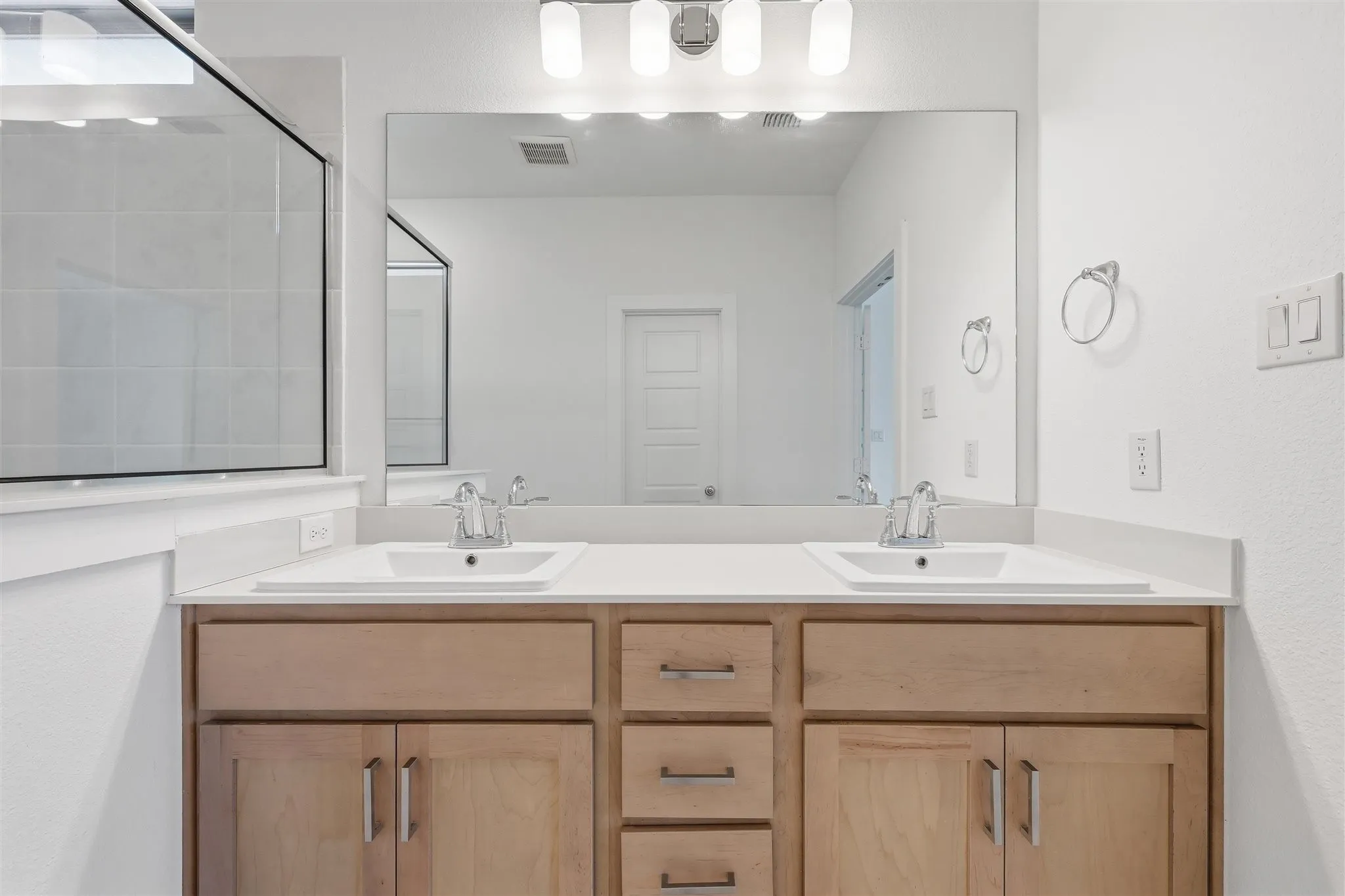 Single Family Residence For Sale in Tarrant County , 2412 Sagamore Street, Fort Worth, Texas 76179, 4 Bedroom, 3 Bathroom, 2 Garage spaces, 2,420 Sqft, built in 2023, mls#21275479, Real Estate Agent in Fort Worth, Homes For Sale in Tarrant county, Homes For Sale in Fort Worth, Realtor in Fort Worth Texas, Real Estate Brokerage Independent Realty Texas, Luminita Cordes Realtor