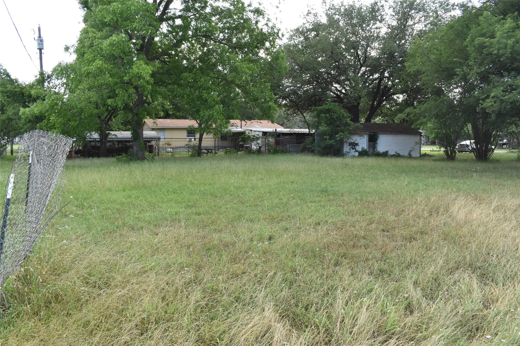 Improved Land For Sale in Hill County , tbd E Davis Street, Whitney, Texas 76692, 0, 0, Garage spaces, 0 Sqft, built in 0, mls#21275619, Real Estate Agent in Whitney, Homes For Sale in Hill county, Homes For Sale in Whitney, Realtor in Whitney Texas, Real Estate Brokerage Independent Realty Texas, Luminita Cordes Realtor