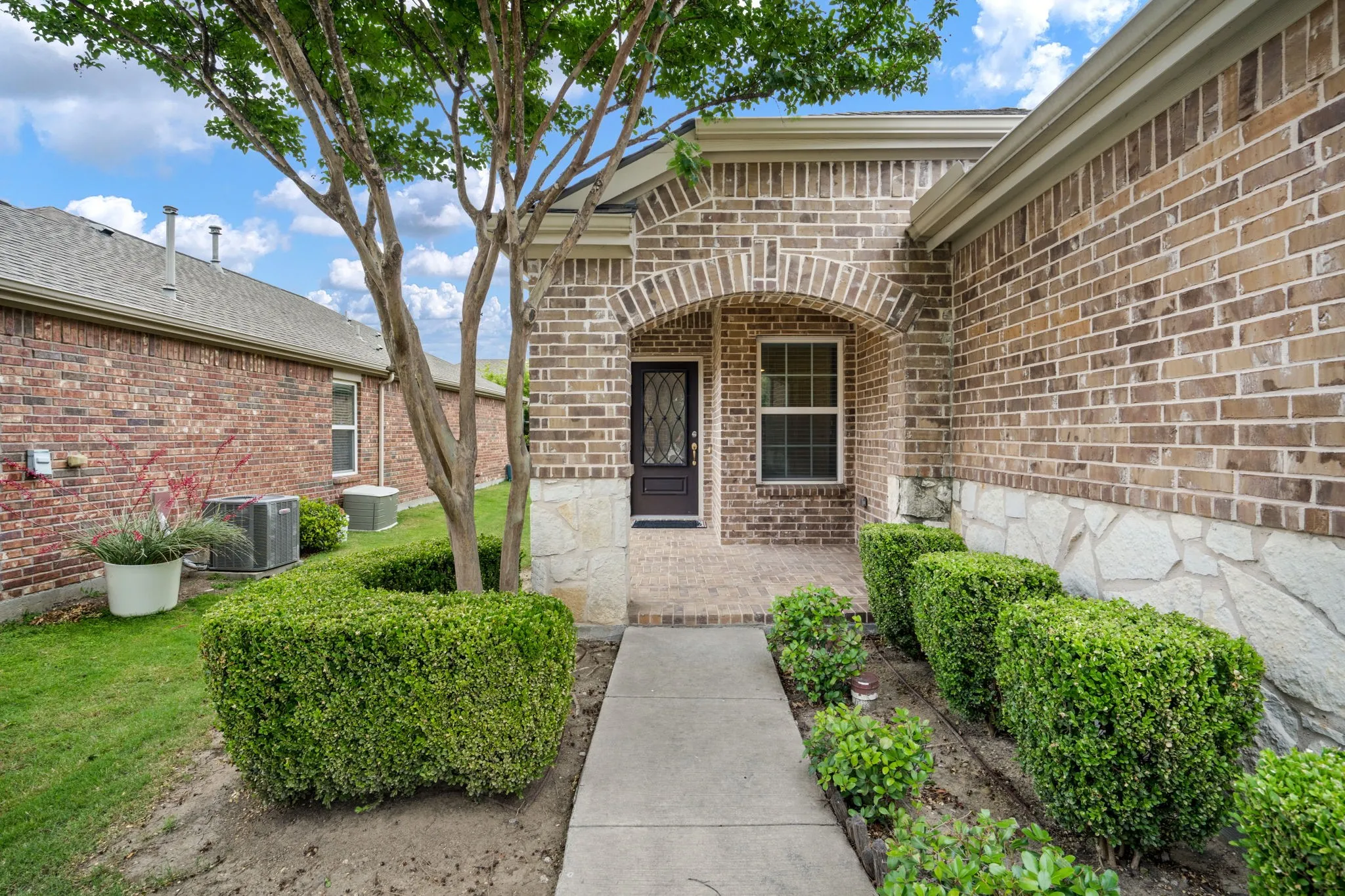 Inviting entry and covered front porch.