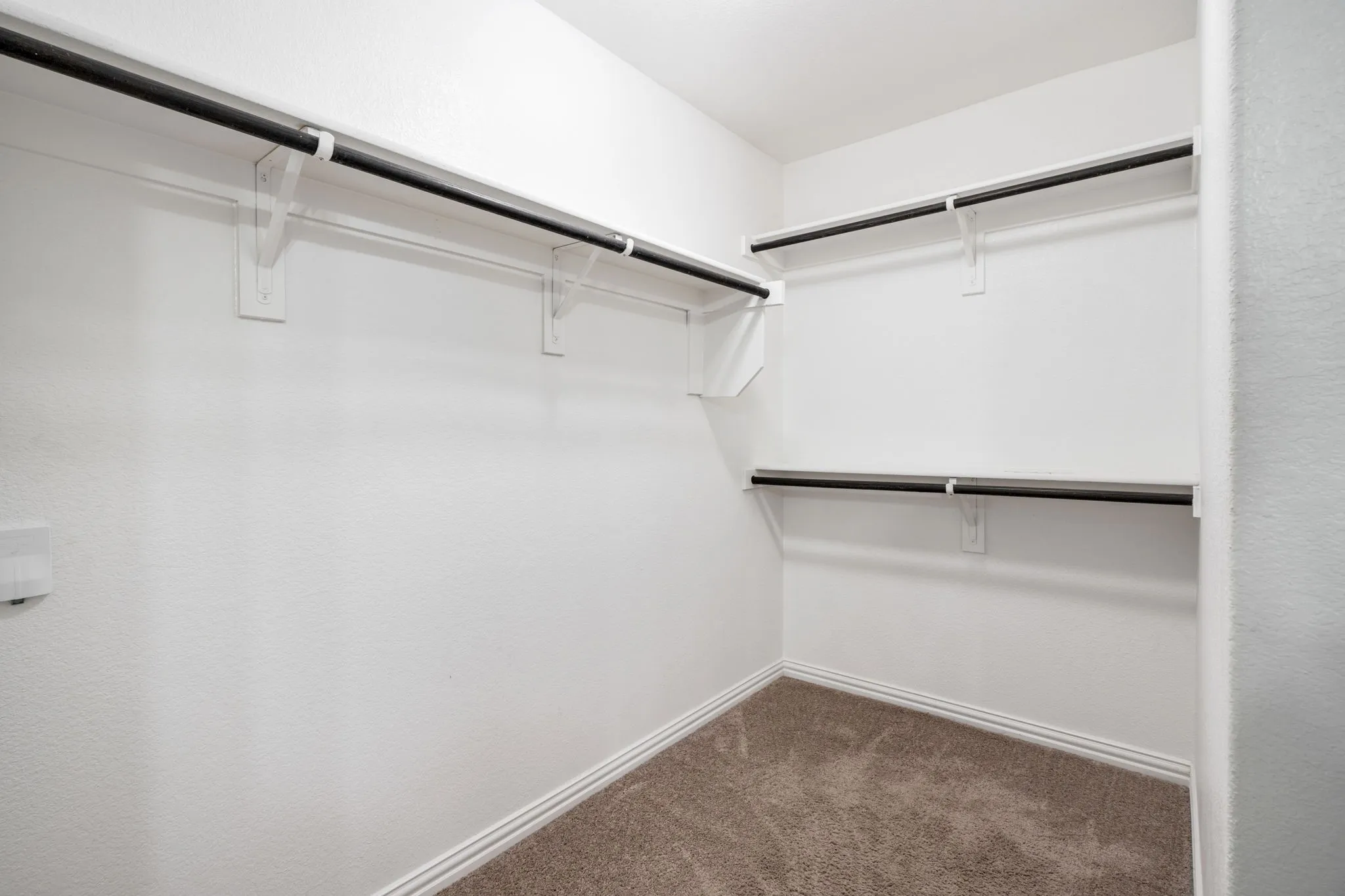 Primary walk-in closet off en-suite bath.