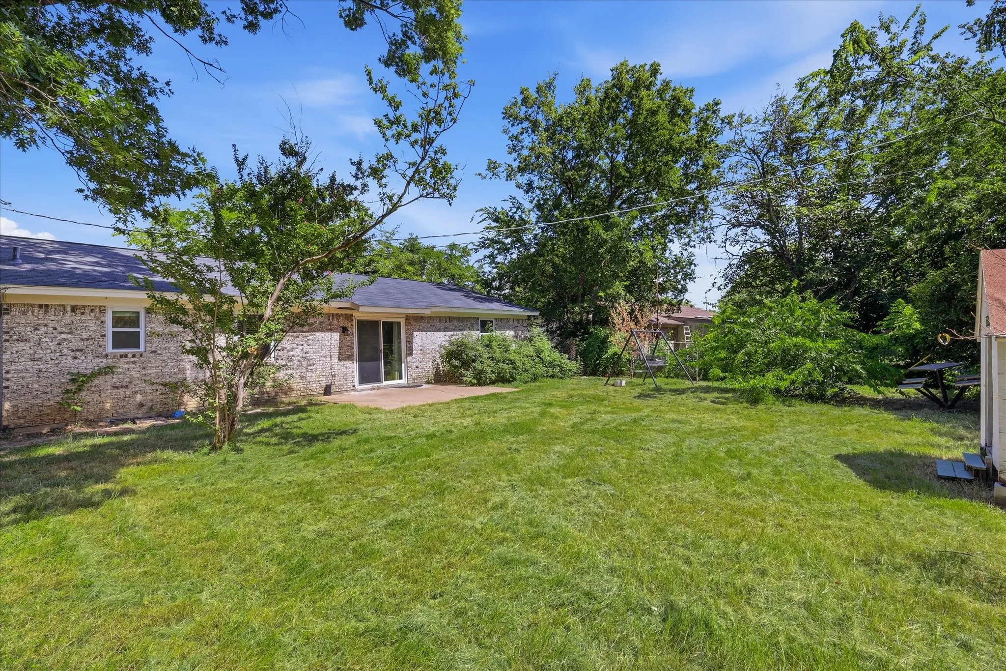 Single Family Residence For Sale in Tarrant County , 6609 Emily Drive, Watauga, Texas 76148, 3 Bedroom, 2 Bathroom, 2 Garage spaces, 1,133 Sqft, built in 1971, mls#21275452, Real Estate Agent in Watauga, Homes For Sale in Tarrant county, Homes For Sale in Watauga, Realtor in Watauga Texas, Real Estate Brokerage Independent Realty Texas, Luminita Cordes Realtor