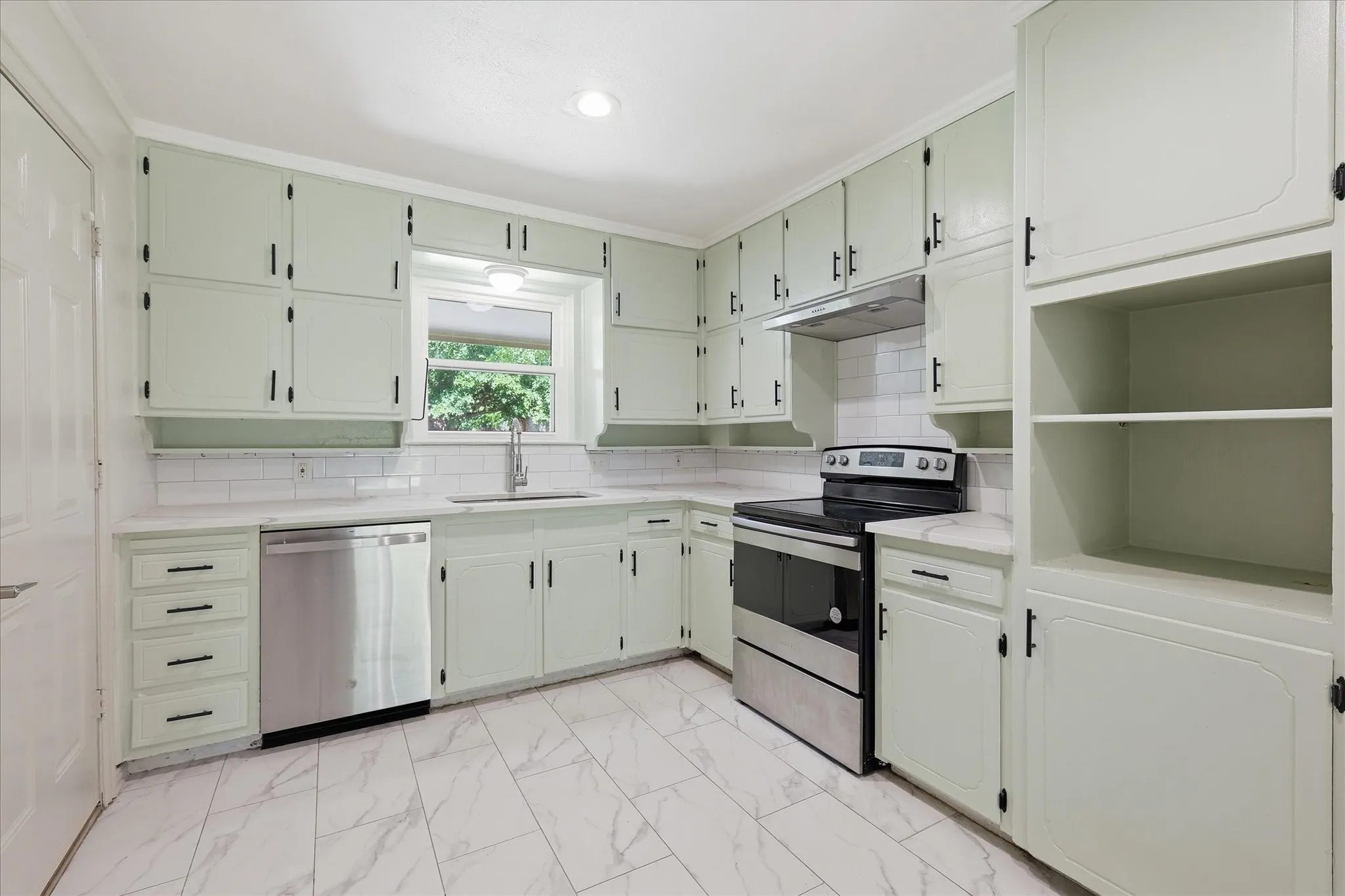 Single Family Residence For Sale in Tarrant County , 6609 Emily Drive, Watauga, Texas 76148, 3 Bedroom, 2 Bathroom, 2 Garage spaces, 1,133 Sqft, built in 1971, mls#21275452, Real Estate Agent in Watauga, Homes For Sale in Tarrant county, Homes For Sale in Watauga, Realtor in Watauga Texas, Real Estate Brokerage Independent Realty Texas, Luminita Cordes Realtor