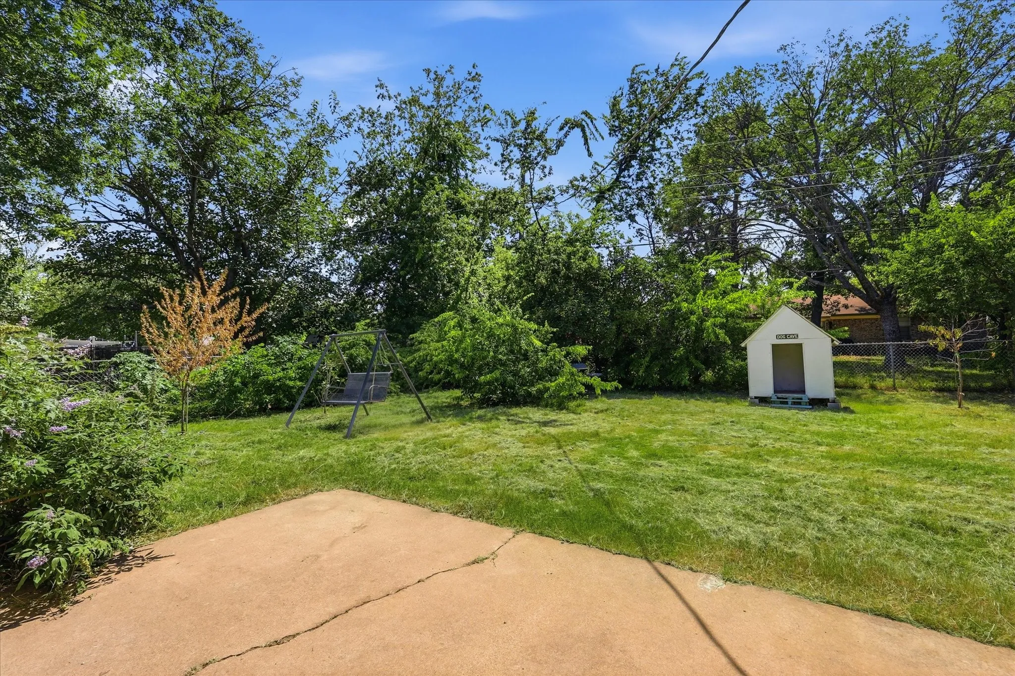 Single Family Residence For Sale in Tarrant County , 6609 Emily Drive, Watauga, Texas 76148, 3 Bedroom, 2 Bathroom, 2 Garage spaces, 1,133 Sqft, built in 1971, mls#21275452, Real Estate Agent in Watauga, Homes For Sale in Tarrant county, Homes For Sale in Watauga, Realtor in Watauga Texas, Real Estate Brokerage Independent Realty Texas, Luminita Cordes Realtor