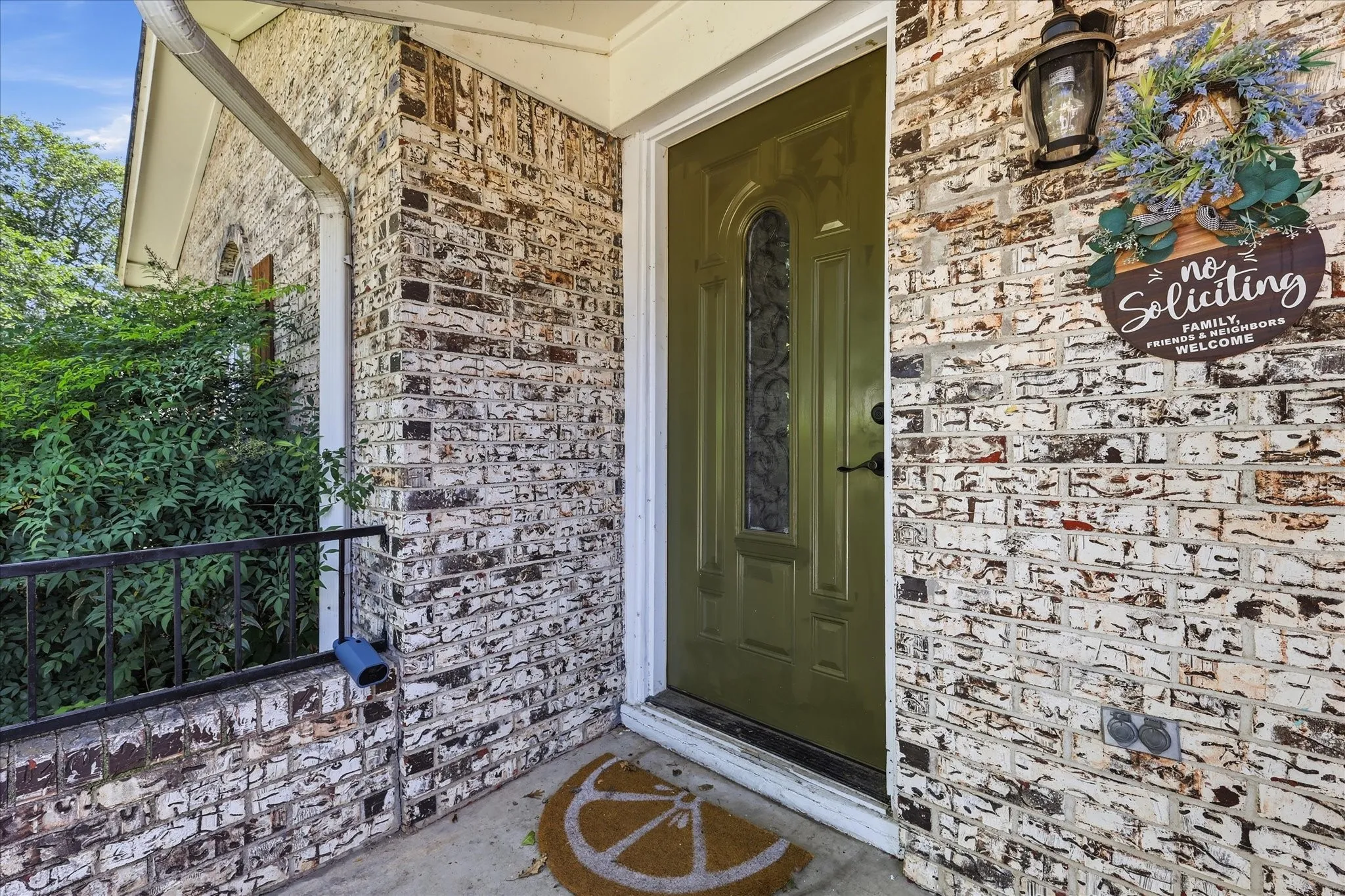 Single Family Residence For Sale in Tarrant County , 6609 Emily Drive, Watauga, Texas 76148, 3 Bedroom, 2 Bathroom, 2 Garage spaces, 1,133 Sqft, built in 1971, mls#21275452, Real Estate Agent in Watauga, Homes For Sale in Tarrant county, Homes For Sale in Watauga, Realtor in Watauga Texas, Real Estate Brokerage Independent Realty Texas, Luminita Cordes Realtor