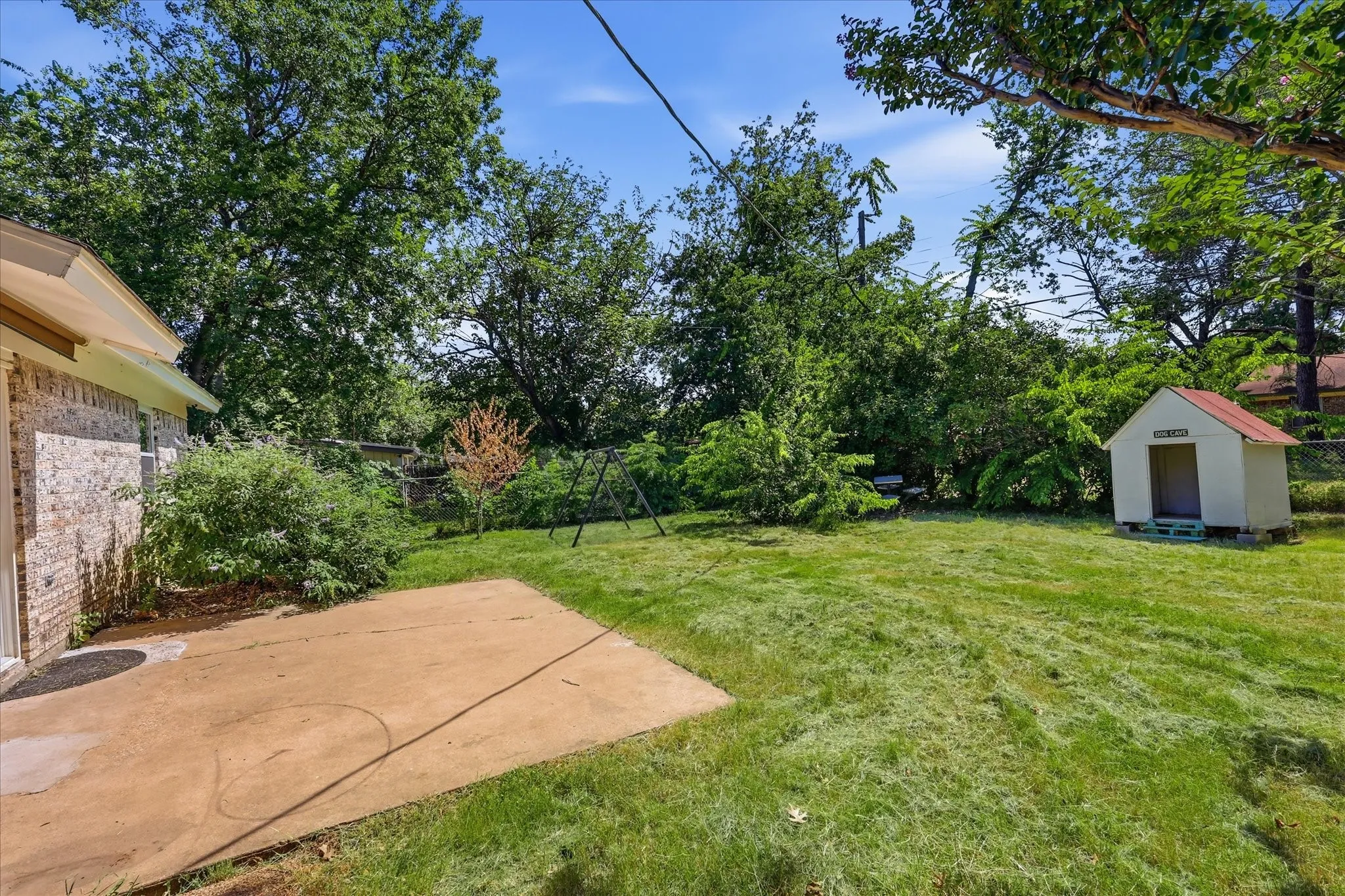 Single Family Residence For Sale in Tarrant County , 6609 Emily Drive, Watauga, Texas 76148, 3 Bedroom, 2 Bathroom, 2 Garage spaces, 1,133 Sqft, built in 1971, mls#21275452, Real Estate Agent in Watauga, Homes For Sale in Tarrant county, Homes For Sale in Watauga, Realtor in Watauga Texas, Real Estate Brokerage Independent Realty Texas, Luminita Cordes Realtor