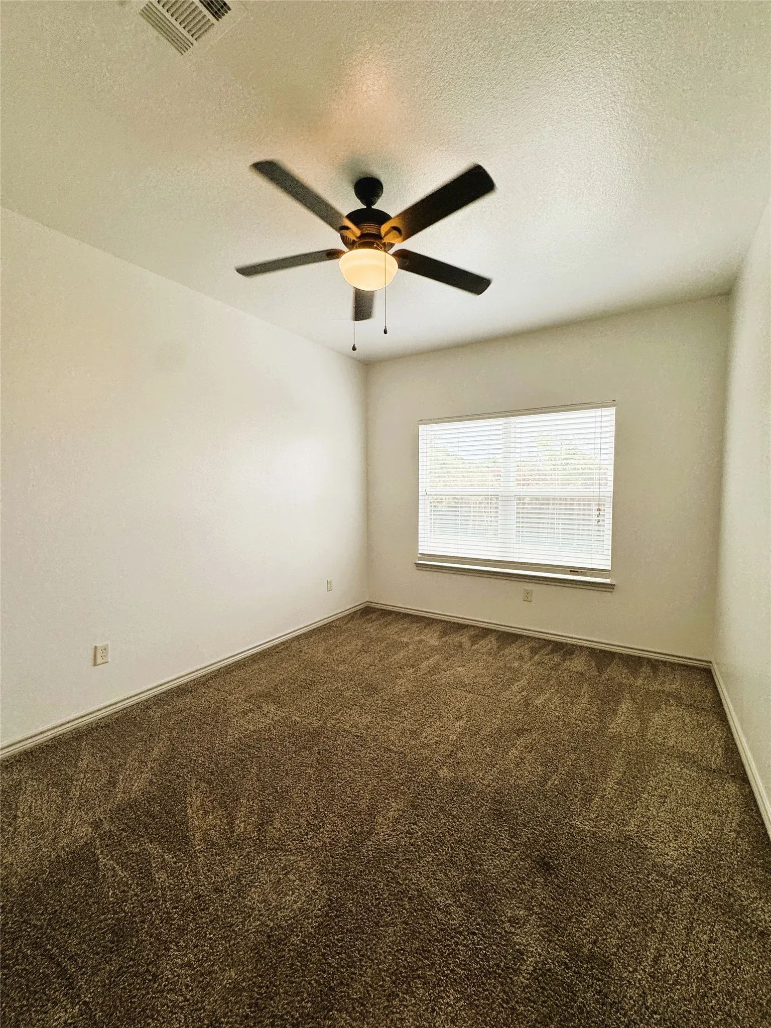 Duplex For Rent in Kaufman County , 212 Lasso Circle, Mabank, Texas 75143, 2 Bedroom, 2 Bathroom, 1 Garage spaces, 1,145 Sqft, built in 2016, mls#21275641, Real Estate Agent in Mabank, Homes For Rent in Kaufman county, Homes For Rent in Mabank, Realtor in Mabank Texas, Real Estate Brokerage Independent Realty Texas, Luminita Cordes Realtor