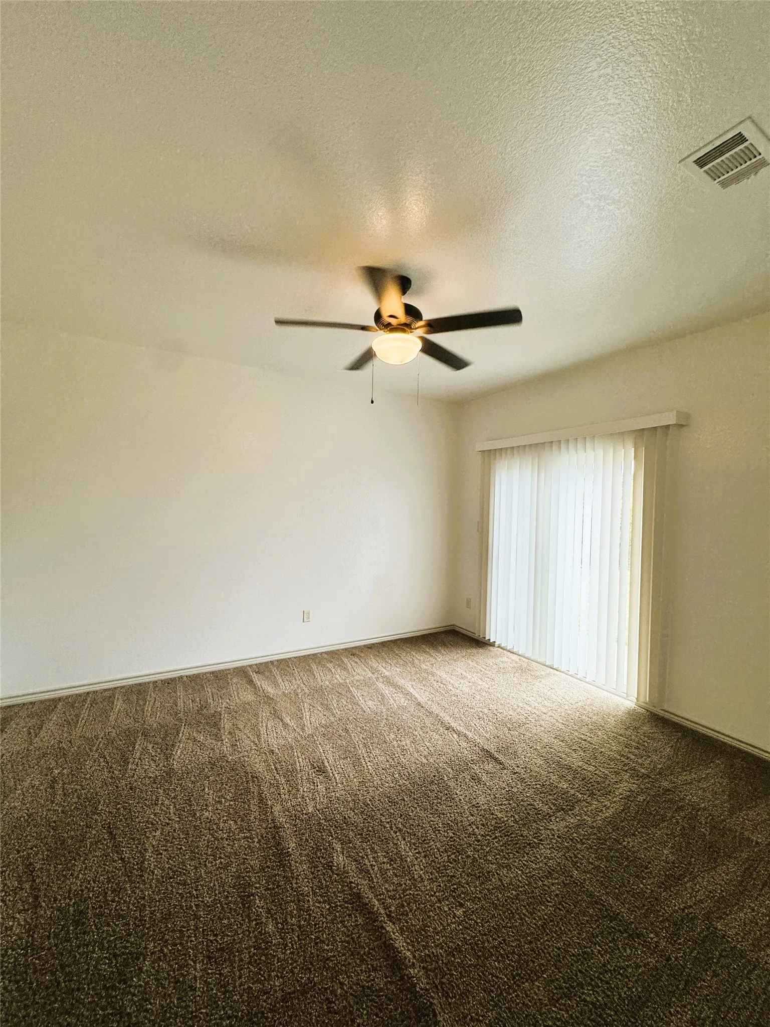 Duplex For Rent in Kaufman County , 212 Lasso Circle, Mabank, Texas 75143, 2 Bedroom, 2 Bathroom, 1 Garage spaces, 1,145 Sqft, built in 2016, mls#21275641, Real Estate Agent in Mabank, Homes For Rent in Kaufman county, Homes For Rent in Mabank, Realtor in Mabank Texas, Real Estate Brokerage Independent Realty Texas, Luminita Cordes Realtor