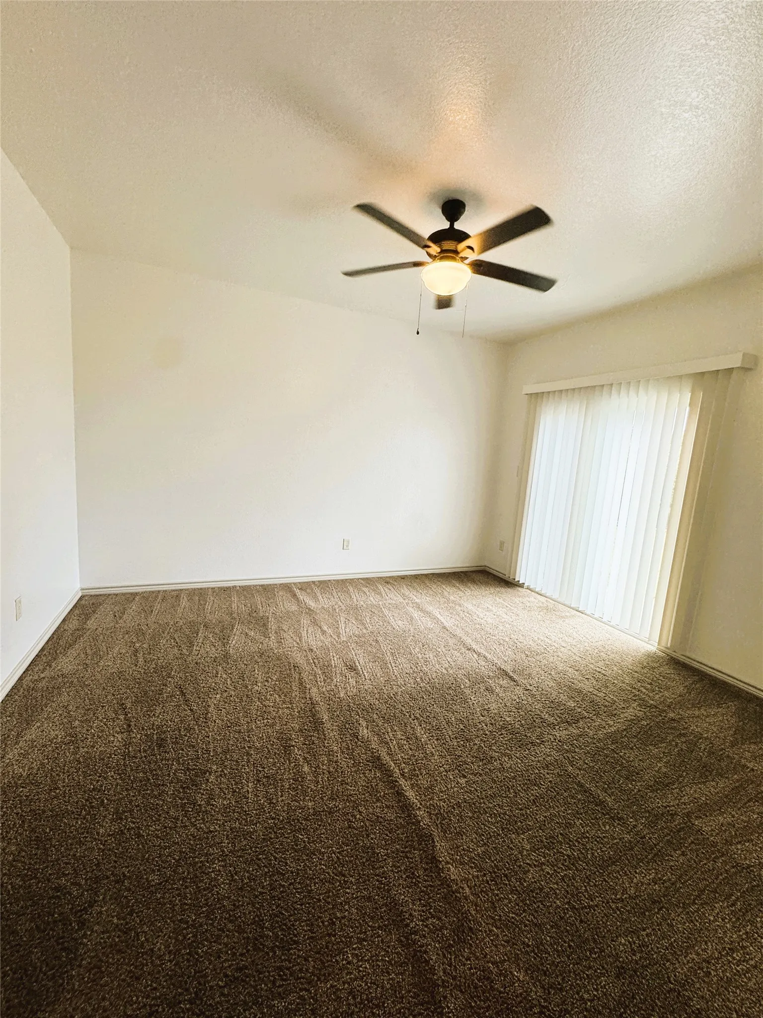 Duplex For Rent in Kaufman County , 212 Lasso Circle, Mabank, Texas 75143, 2 Bedroom, 2 Bathroom, 1 Garage spaces, 1,145 Sqft, built in 2016, mls#21275641, Real Estate Agent in Mabank, Homes For Rent in Kaufman county, Homes For Rent in Mabank, Realtor in Mabank Texas, Real Estate Brokerage Independent Realty Texas, Luminita Cordes Realtor