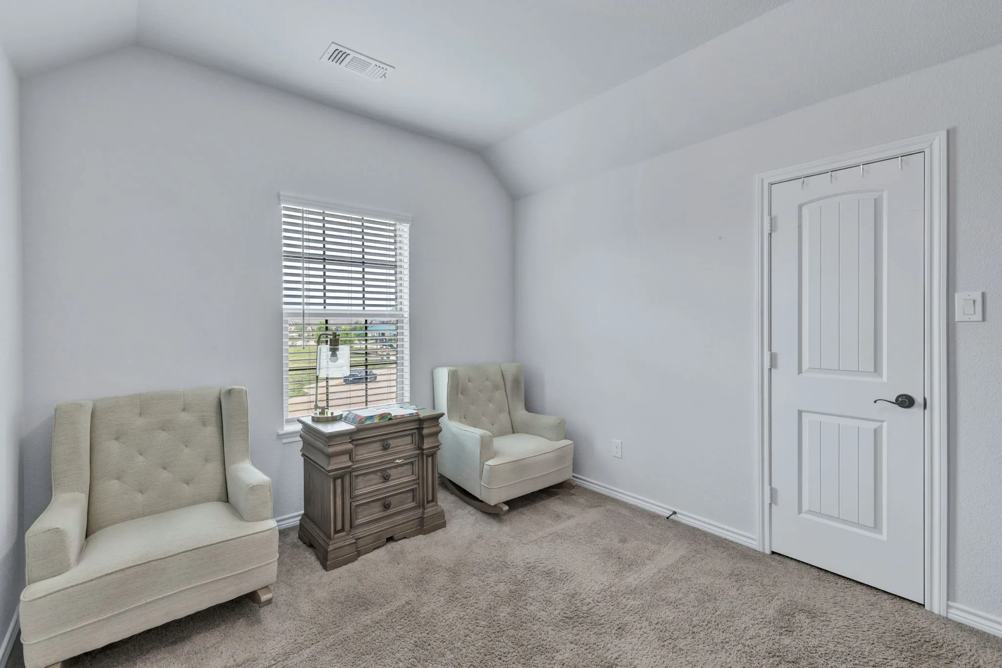 Single Family Residence For Sale in Ellis County , 510 Zinnia Loop, Midlothian, Texas 76065, 4 Bedrooms, 4 Bathrooms, 3 Garage spaces, 3,386 Sqft, built in 2020, Price $548,500, mls#21275588, Real Estate Agent in Midlothian, Homes For Sale in Ellis county, Homes For Sale in Midlothian, Realtor in Midlothian Texas, Real Estate Brokerage Independent Realty Texas, Luminita Cordes Realtor