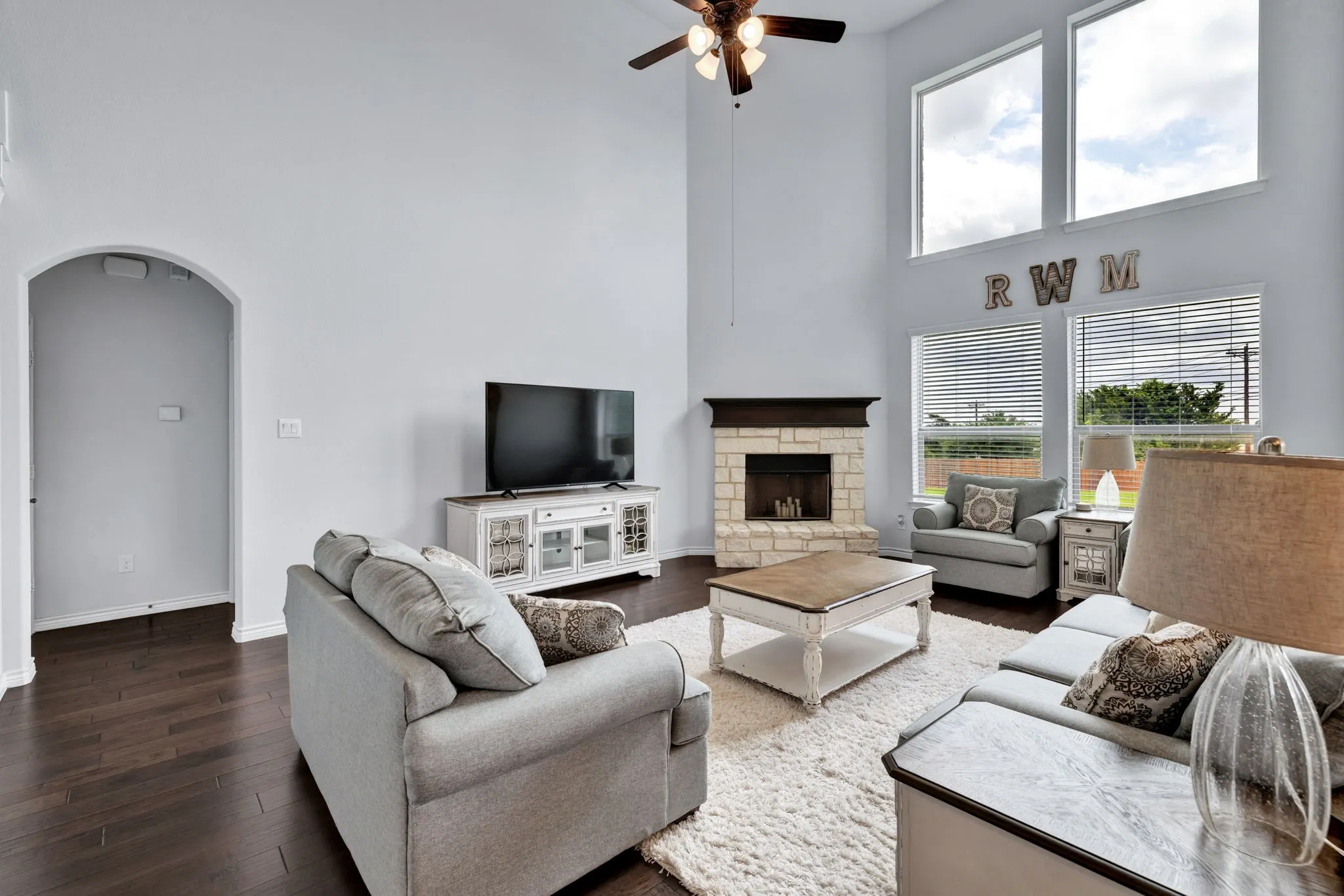 Single Family Residence For Sale in Ellis County , 510 Zinnia Loop, Midlothian, Texas 76065, 4 Bedrooms, 4 Bathrooms, 3 Garage spaces, 3,386 Sqft, built in 2020, Price $548,500, mls#21275588, Real Estate Agent in Midlothian, Homes For Sale in Ellis county, Homes For Sale in Midlothian, Realtor in Midlothian Texas, Real Estate Brokerage Independent Realty Texas, Luminita Cordes Realtor