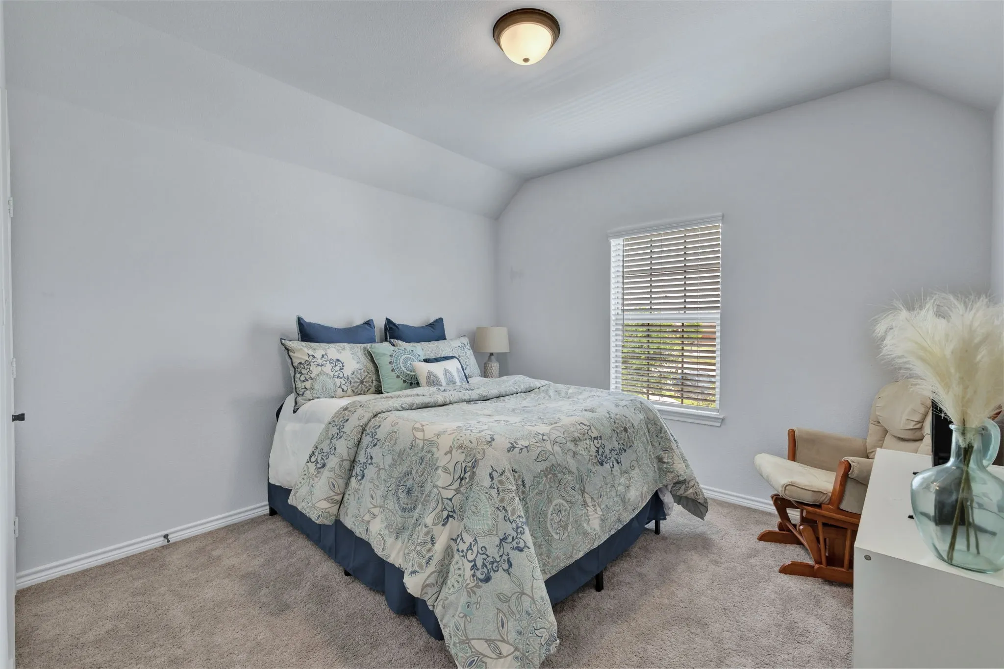 Single Family Residence For Sale in Ellis County , 510 Zinnia Loop, Midlothian, Texas 76065, 4 Bedrooms, 4 Bathrooms, 3 Garage spaces, 3,386 Sqft, built in 2020, Price $548,500, mls#21275588, Real Estate Agent in Midlothian, Homes For Sale in Ellis county, Homes For Sale in Midlothian, Realtor in Midlothian Texas, Real Estate Brokerage Independent Realty Texas, Luminita Cordes Realtor