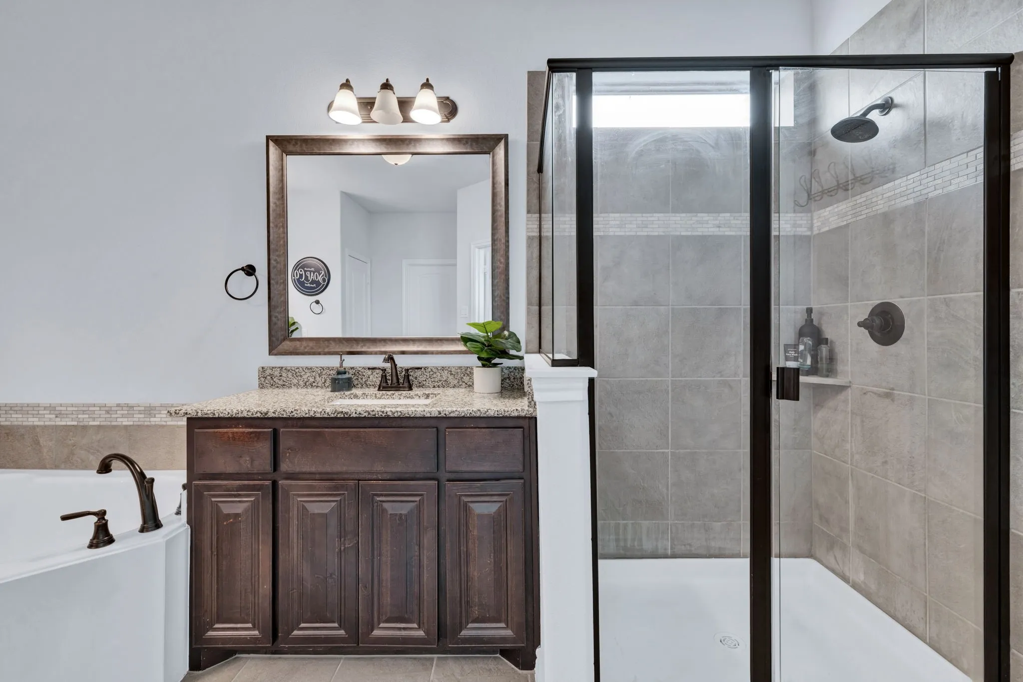 Single Family Residence For Sale in Ellis County , 510 Zinnia Loop, Midlothian, Texas 76065, 4 Bedrooms, 4 Bathrooms, 3 Garage spaces, 3,386 Sqft, built in 2020, Price $548,500, mls#21275588, Real Estate Agent in Midlothian, Homes For Sale in Ellis county, Homes For Sale in Midlothian, Realtor in Midlothian Texas, Real Estate Brokerage Independent Realty Texas, Luminita Cordes Realtor