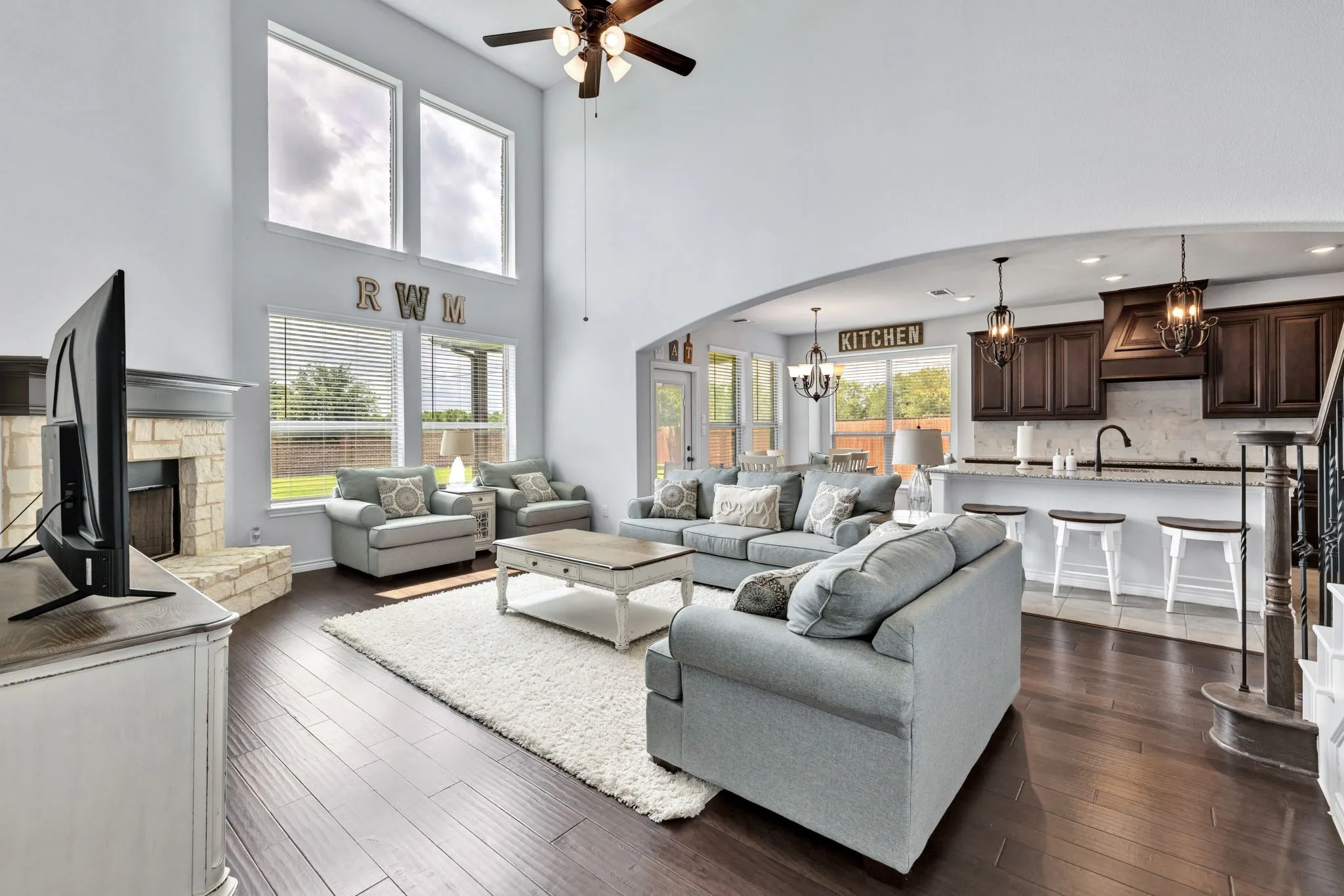 Single Family Residence For Sale in Ellis County , 510 Zinnia Loop, Midlothian, Texas 76065, 4 Bedrooms, 4 Bathrooms, 3 Garage spaces, 3,386 Sqft, built in 2020, Price $548,500, mls#21275588, Real Estate Agent in Midlothian, Homes For Sale in Ellis county, Homes For Sale in Midlothian, Realtor in Midlothian Texas, Real Estate Brokerage Independent Realty Texas, Luminita Cordes Realtor