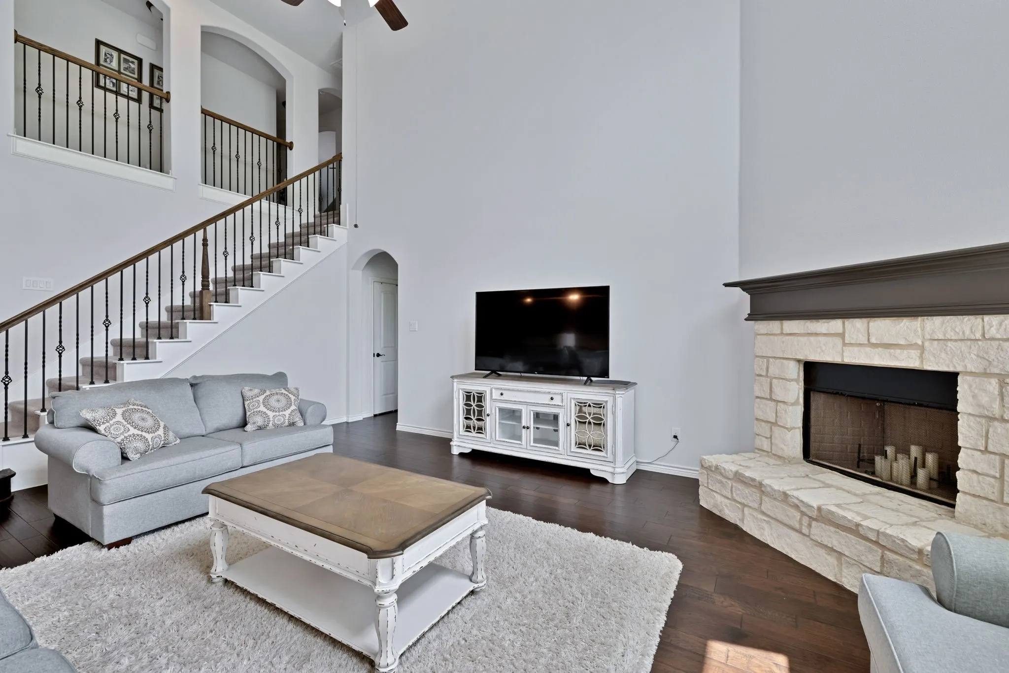 Single Family Residence For Sale in Ellis County , 510 Zinnia Loop, Midlothian, Texas 76065, 4 Bedrooms, 4 Bathrooms, 3 Garage spaces, 3,386 Sqft, built in 2020, Price $548,500, mls#21275588, Real Estate Agent in Midlothian, Homes For Sale in Ellis county, Homes For Sale in Midlothian, Realtor in Midlothian Texas, Real Estate Brokerage Independent Realty Texas, Luminita Cordes Realtor