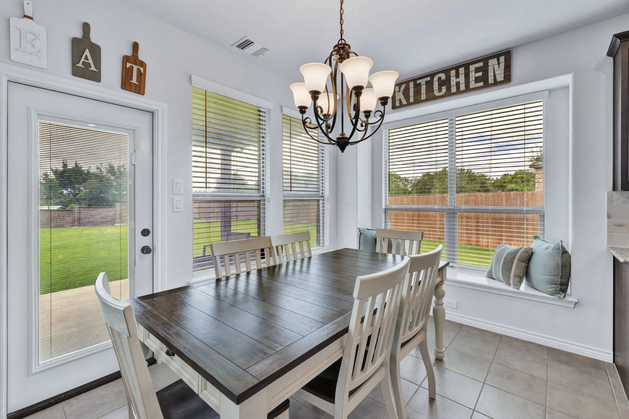 Single Family Residence For Sale in Ellis County , 510 Zinnia Loop, Midlothian, Texas 76065, 4 Bedrooms, 4 Bathrooms, 3 Garage spaces, 3,386 Sqft, built in 2020, Price $548,500, mls#21275588, Real Estate Agent in Midlothian, Homes For Sale in Ellis county, Homes For Sale in Midlothian, Realtor in Midlothian Texas, Real Estate Brokerage Independent Realty Texas, Luminita Cordes Realtor