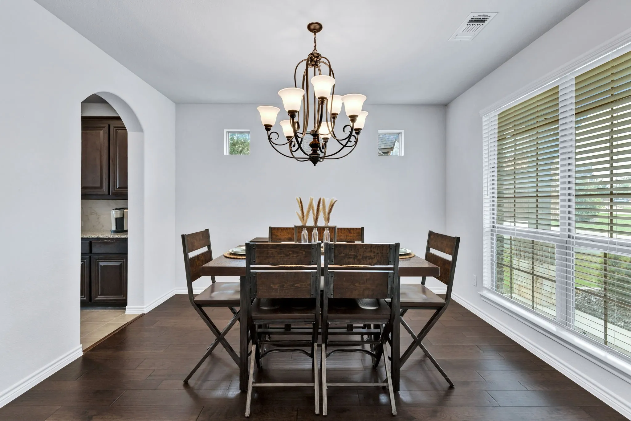 Single Family Residence For Sale in Ellis County , 510 Zinnia Loop, Midlothian, Texas 76065, 4 Bedrooms, 4 Bathrooms, 3 Garage spaces, 3,386 Sqft, built in 2020, Price $548,500, mls#21275588, Real Estate Agent in Midlothian, Homes For Sale in Ellis county, Homes For Sale in Midlothian, Realtor in Midlothian Texas, Real Estate Brokerage Independent Realty Texas, Luminita Cordes Realtor