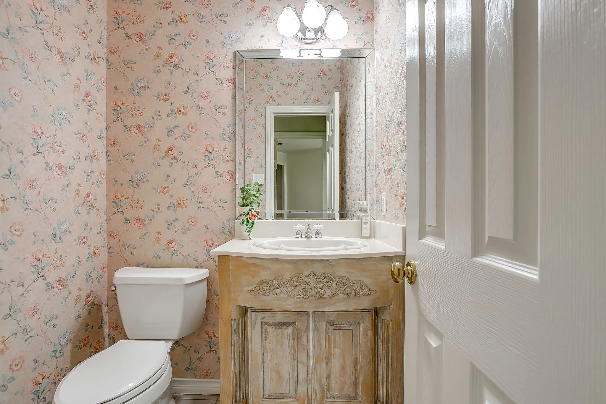 Vintage style powder bath.