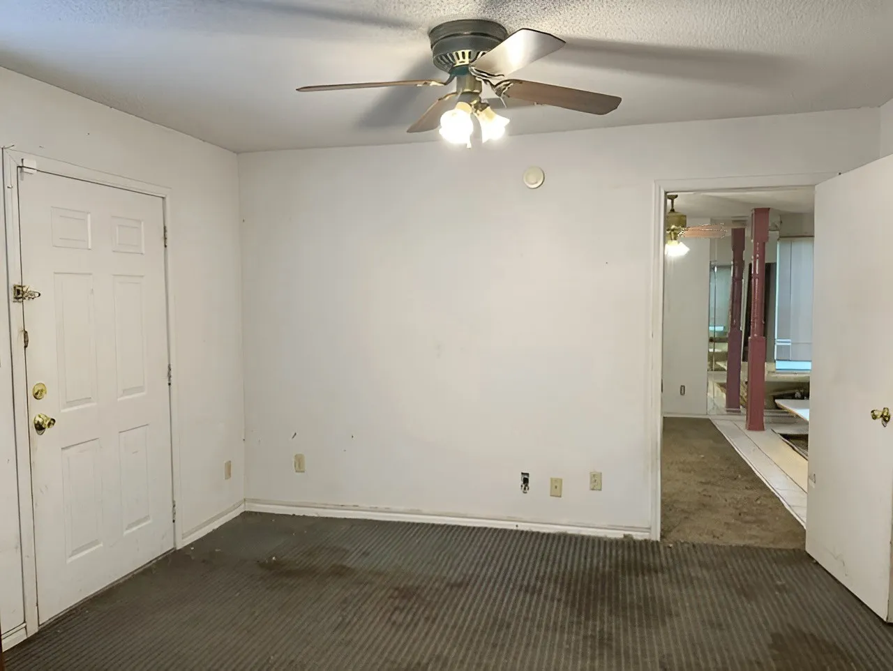 Single Family Residence For Sale in Dallas County , 1915 Prairie View Drive, Dallas, Texas 75235, 5 Bedroom, 3 Bathroom, Garage spaces, 2,465 Sqft, built in 1954, mls#21275580, Real Estate Agent in Dallas, Homes For Sale in Dallas county, Homes For Sale in Dallas, Realtor in Dallas Texas, Real Estate Brokerage Independent Realty Texas, Luminita Cordes Realtor