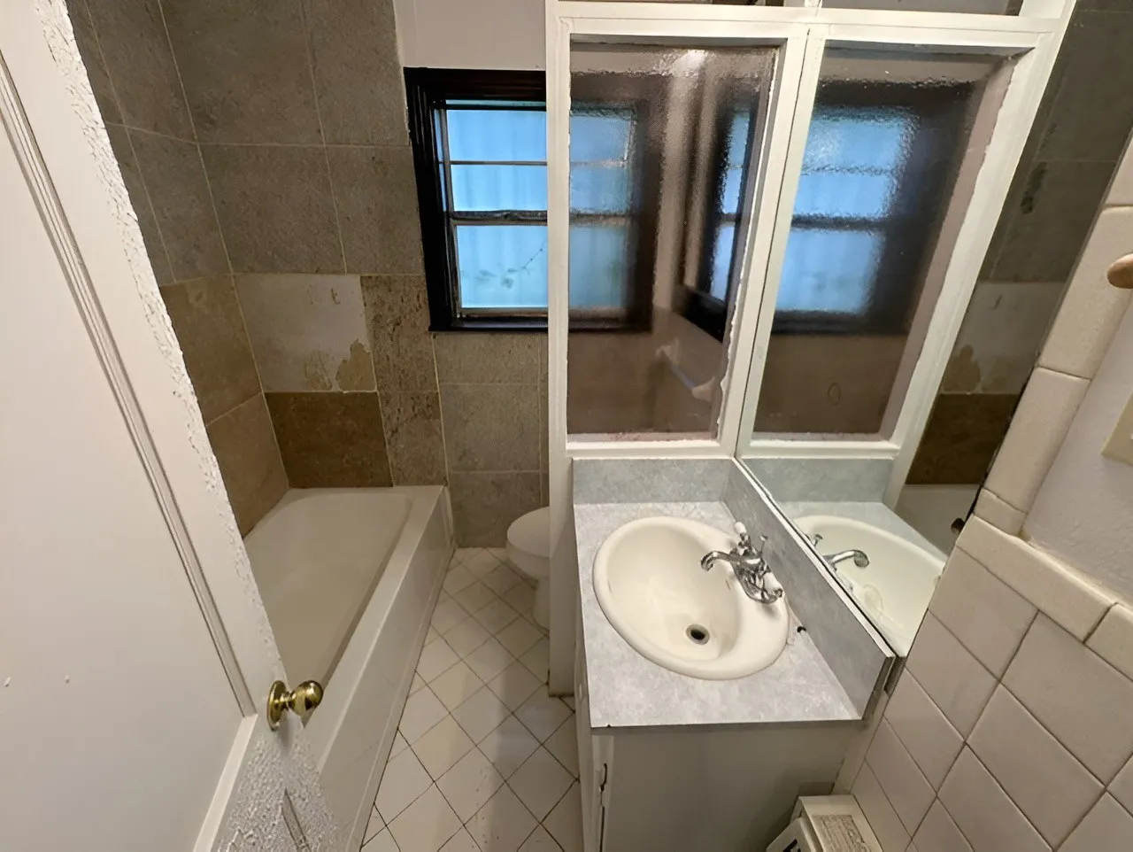 Single Family Residence For Sale in Dallas County , 1915 Prairie View Drive, Dallas, Texas 75235, 5 Bedroom, 3 Bathroom, Garage spaces, 2,465 Sqft, built in 1954, mls#21275580, Real Estate Agent in Dallas, Homes For Sale in Dallas county, Homes For Sale in Dallas, Realtor in Dallas Texas, Real Estate Brokerage Independent Realty Texas, Luminita Cordes Realtor