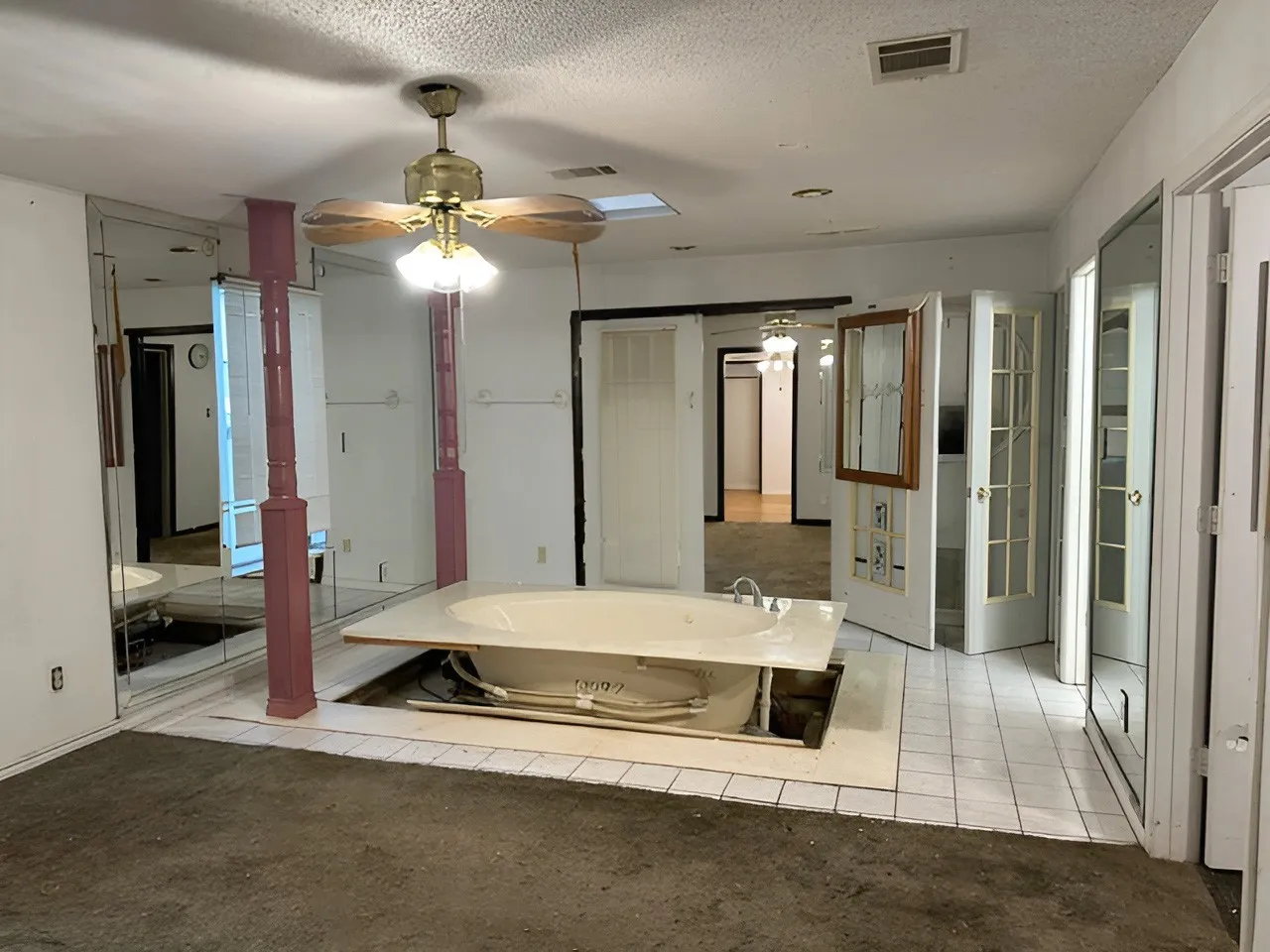 Single Family Residence For Sale in Dallas County , 1915 Prairie View Drive, Dallas, Texas 75235, 5 Bedroom, 3 Bathroom, Garage spaces, 2,465 Sqft, built in 1954, mls#21275580, Real Estate Agent in Dallas, Homes For Sale in Dallas county, Homes For Sale in Dallas, Realtor in Dallas Texas, Real Estate Brokerage Independent Realty Texas, Luminita Cordes Realtor