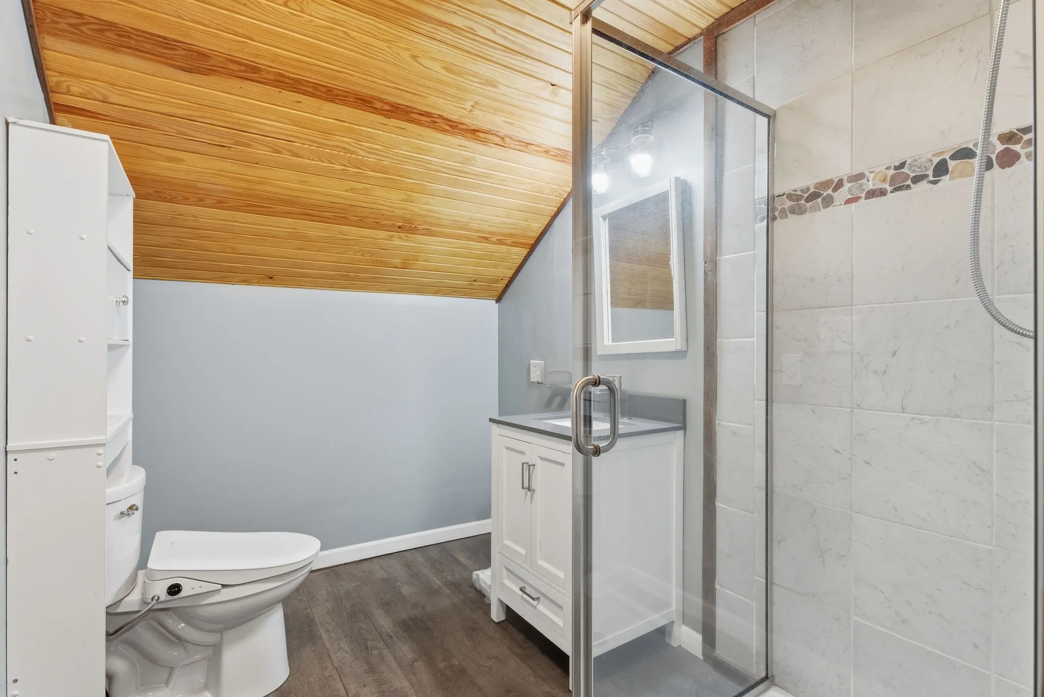 Single Family Residence For Sale in Smith County , 16285 W County Road 189, Flint, Texas 75762, 3 Bedroom, 3 Bathroom, 2 Garage spaces, 2,386 Sqft, built in 1997, mls#21275266, Real Estate Agent in Flint, Homes For Sale in Smith county, Homes For Sale in Flint, Realtor in Flint Texas, Real Estate Brokerage Independent Realty Texas, Luminita Cordes Realtor