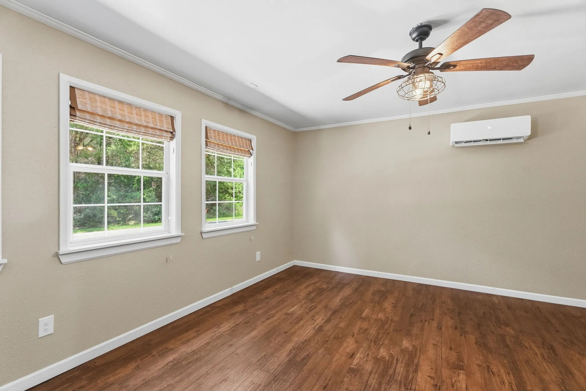Single Family Residence For Sale in Smith County , 16285 W County Road 189, Flint, Texas 75762, 3 Bedroom, 3 Bathroom, 2 Garage spaces, 2,386 Sqft, built in 1997, mls#21275266, Real Estate Agent in Flint, Homes For Sale in Smith county, Homes For Sale in Flint, Realtor in Flint Texas, Real Estate Brokerage Independent Realty Texas, Luminita Cordes Realtor