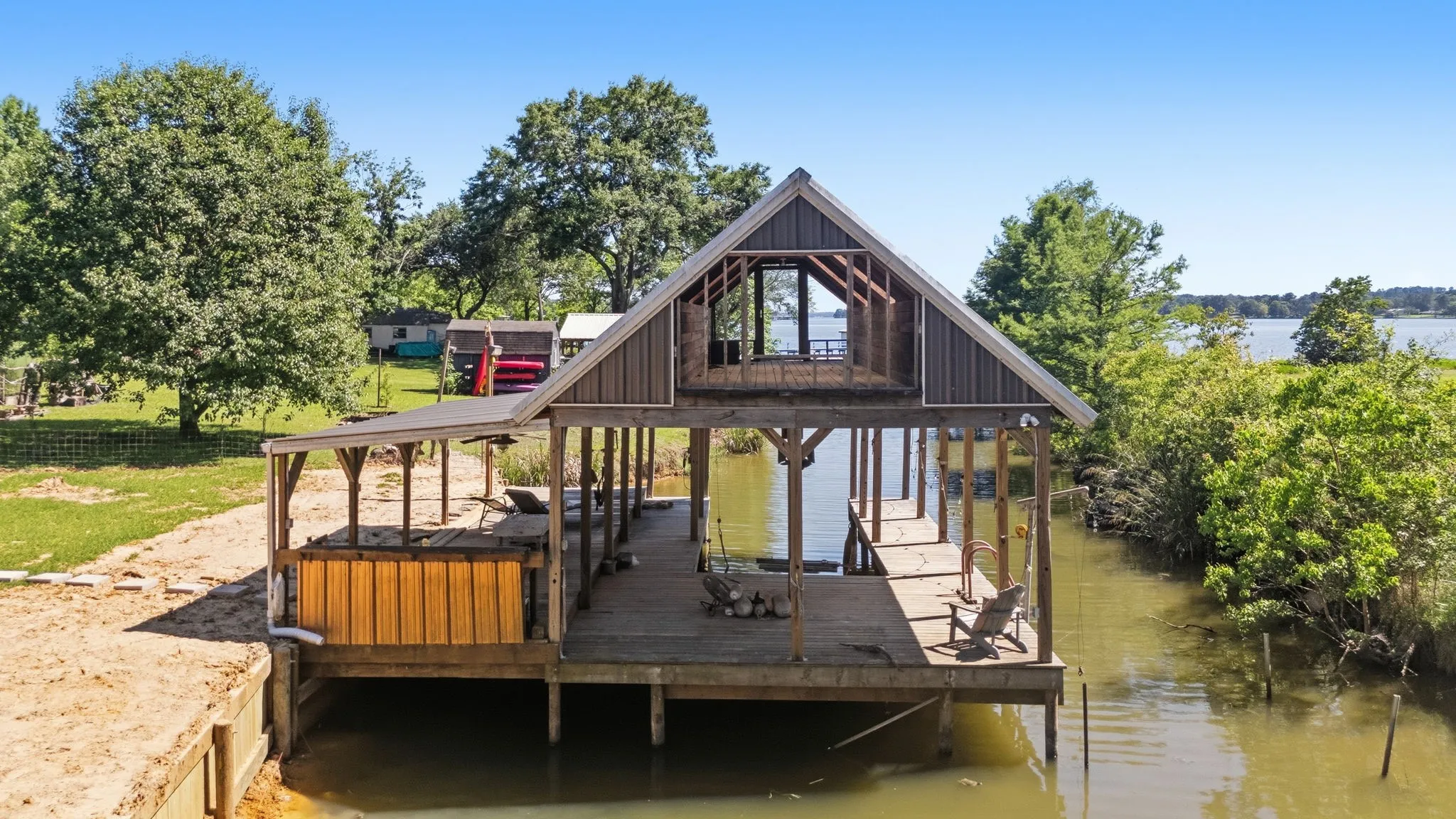 Single Family Residence For Sale in Smith County , 16285 W County Road 189, Flint, Texas 75762, 3 Bedroom, 3 Bathroom, 2 Garage spaces, 2,386 Sqft, built in 1997, mls#21275266, Real Estate Agent in Flint, Homes For Sale in Smith county, Homes For Sale in Flint, Realtor in Flint Texas, Real Estate Brokerage Independent Realty Texas, Luminita Cordes Realtor