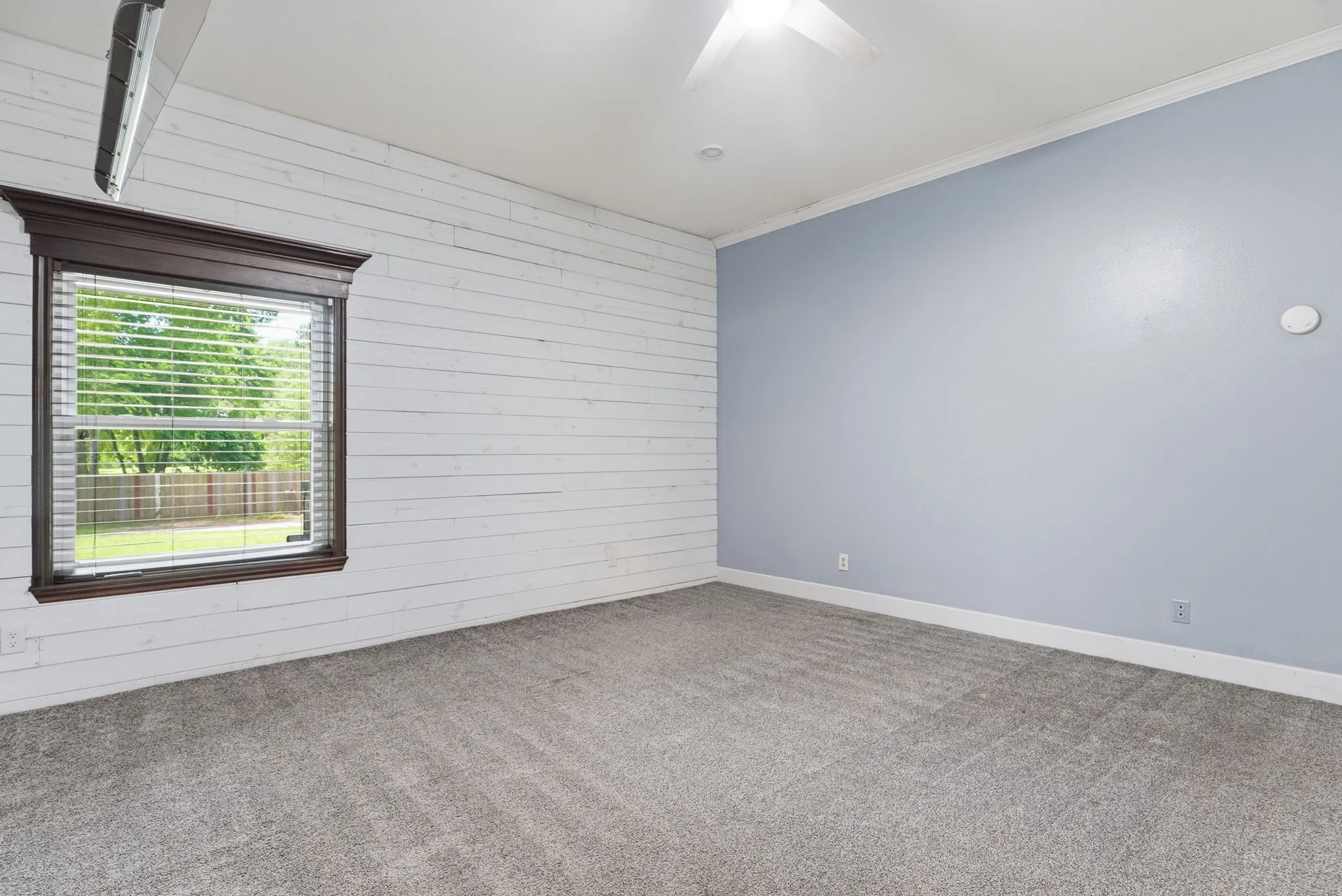 Single Family Residence For Sale in Smith County , 16285 W County Road 189, Flint, Texas 75762, 3 Bedroom, 3 Bathroom, 2 Garage spaces, 2,386 Sqft, built in 1997, mls#21275266, Real Estate Agent in Flint, Homes For Sale in Smith county, Homes For Sale in Flint, Realtor in Flint Texas, Real Estate Brokerage Independent Realty Texas, Luminita Cordes Realtor