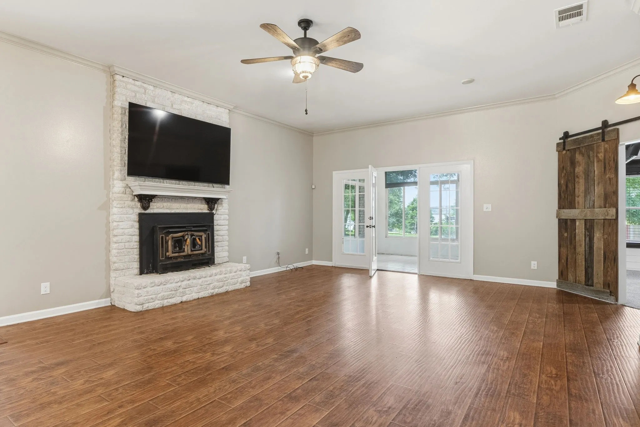 Single Family Residence For Sale in Smith County , 16285 W County Road 189, Flint, Texas 75762, 3 Bedroom, 3 Bathroom, 2 Garage spaces, 2,386 Sqft, built in 1997, mls#21275266, Real Estate Agent in Flint, Homes For Sale in Smith county, Homes For Sale in Flint, Realtor in Flint Texas, Real Estate Brokerage Independent Realty Texas, Luminita Cordes Realtor