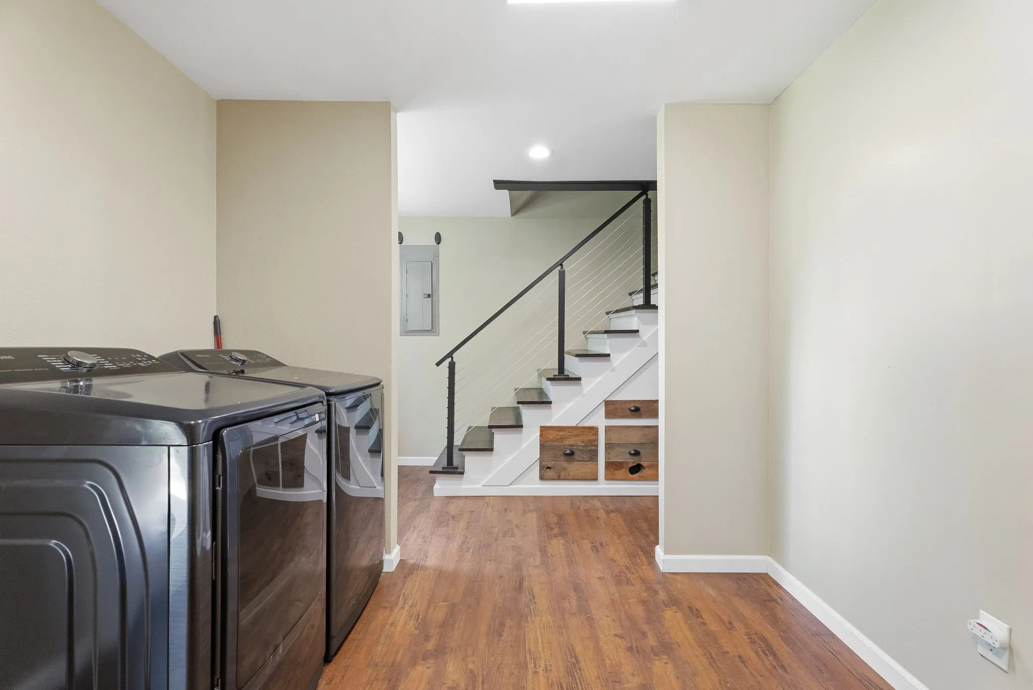 Single Family Residence For Sale in Smith County , 16285 W County Road 189, Flint, Texas 75762, 3 Bedroom, 3 Bathroom, 2 Garage spaces, 2,386 Sqft, built in 1997, mls#21275266, Real Estate Agent in Flint, Homes For Sale in Smith county, Homes For Sale in Flint, Realtor in Flint Texas, Real Estate Brokerage Independent Realty Texas, Luminita Cordes Realtor