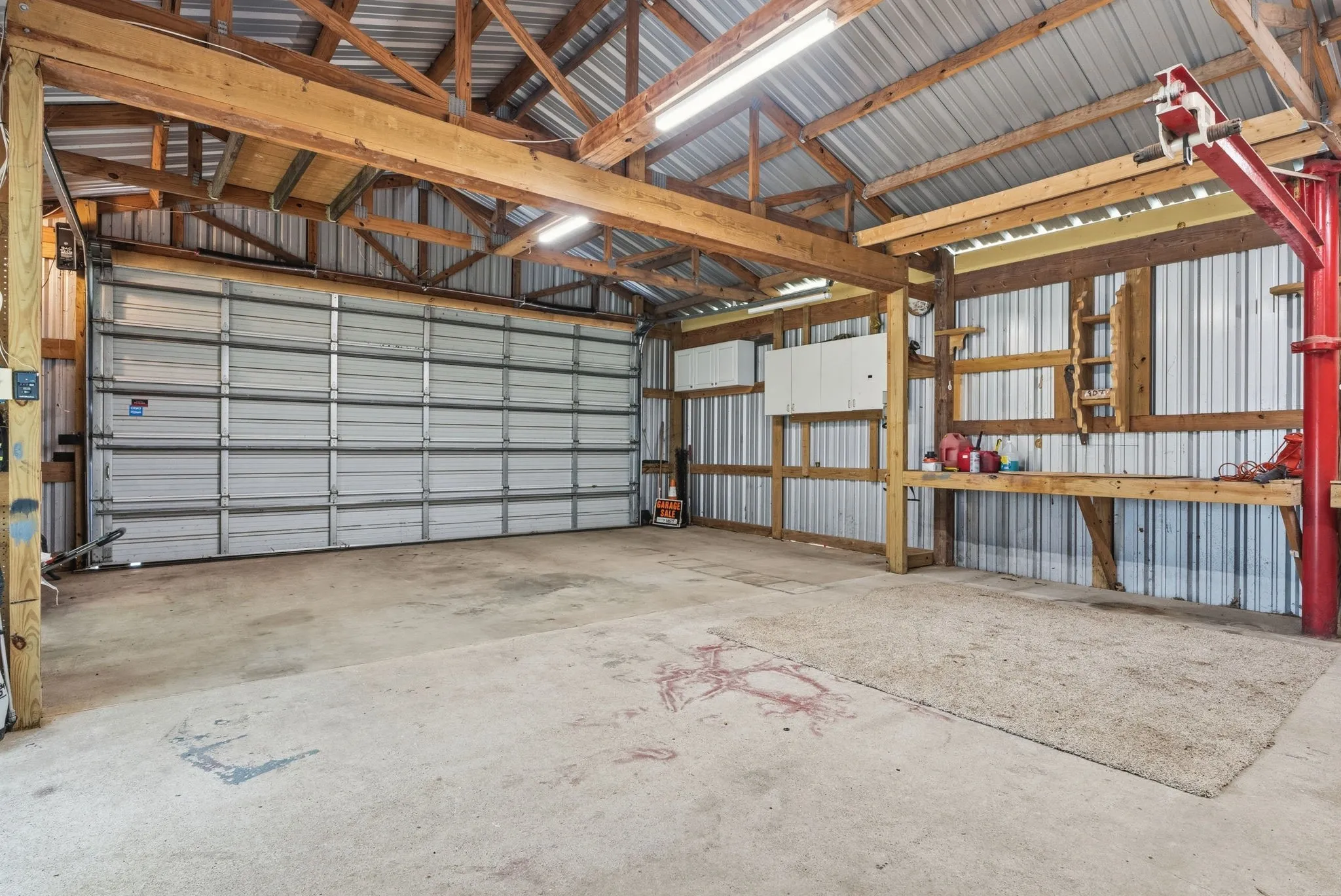 Single Family Residence For Sale in Smith County , 16285 W County Road 189, Flint, Texas 75762, 3 Bedroom, 3 Bathroom, 2 Garage spaces, 2,386 Sqft, built in 1997, mls#21275266, Real Estate Agent in Flint, Homes For Sale in Smith county, Homes For Sale in Flint, Realtor in Flint Texas, Real Estate Brokerage Independent Realty Texas, Luminita Cordes Realtor
