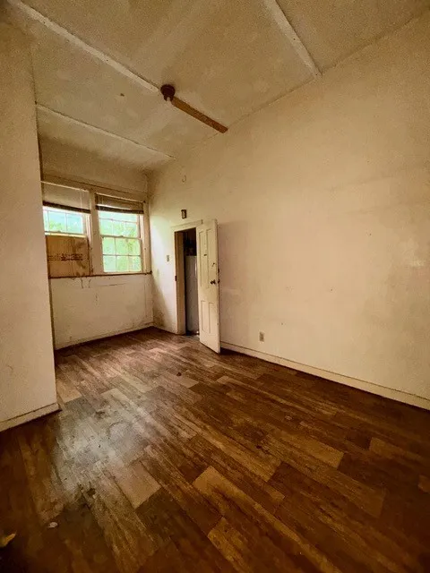 Single Family Residence For Sale in Mc Lennan County , 819 S 10th Street, Waco, Texas 76706, 3 Bedroom, 2 Bathroom, Garage spaces, 1,558 Sqft, built in 1910, mls#21274715, Real Estate Agent in Waco, Homes For Sale in Mc Lennan county, Homes For Sale in Waco, Realtor in Waco Texas, Real Estate Brokerage Independent Realty Texas, Luminita Cordes Realtor