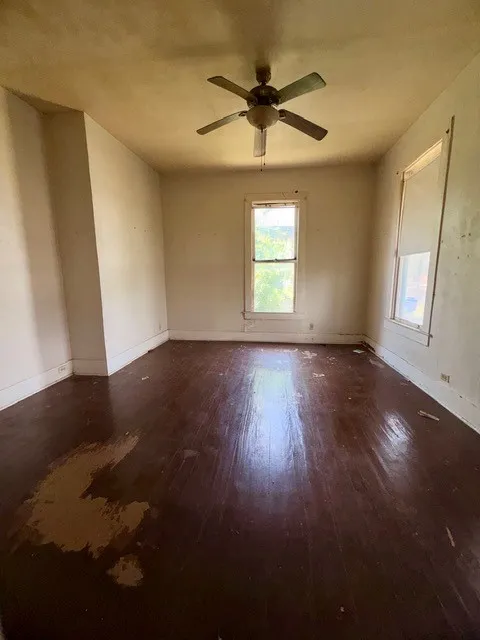 Single Family Residence For Sale in Mc Lennan County , 819 S 10th Street, Waco, Texas 76706, 3 Bedroom, 2 Bathroom, Garage spaces, 1,558 Sqft, built in 1910, mls#21274715, Real Estate Agent in Waco, Homes For Sale in Mc Lennan county, Homes For Sale in Waco, Realtor in Waco Texas, Real Estate Brokerage Independent Realty Texas, Luminita Cordes Realtor