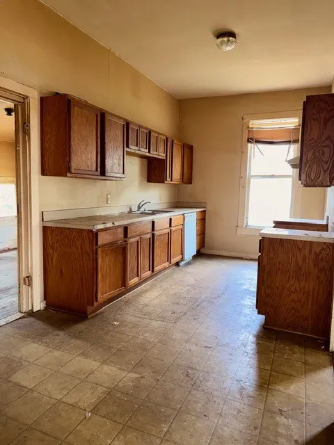 Single Family Residence For Sale in Mc Lennan County , 819 S 10th Street, Waco, Texas 76706, 3 Bedroom, 2 Bathroom, Garage spaces, 1,558 Sqft, built in 1910, mls#21274715, Real Estate Agent in Waco, Homes For Sale in Mc Lennan county, Homes For Sale in Waco, Realtor in Waco Texas, Real Estate Brokerage Independent Realty Texas, Luminita Cordes Realtor