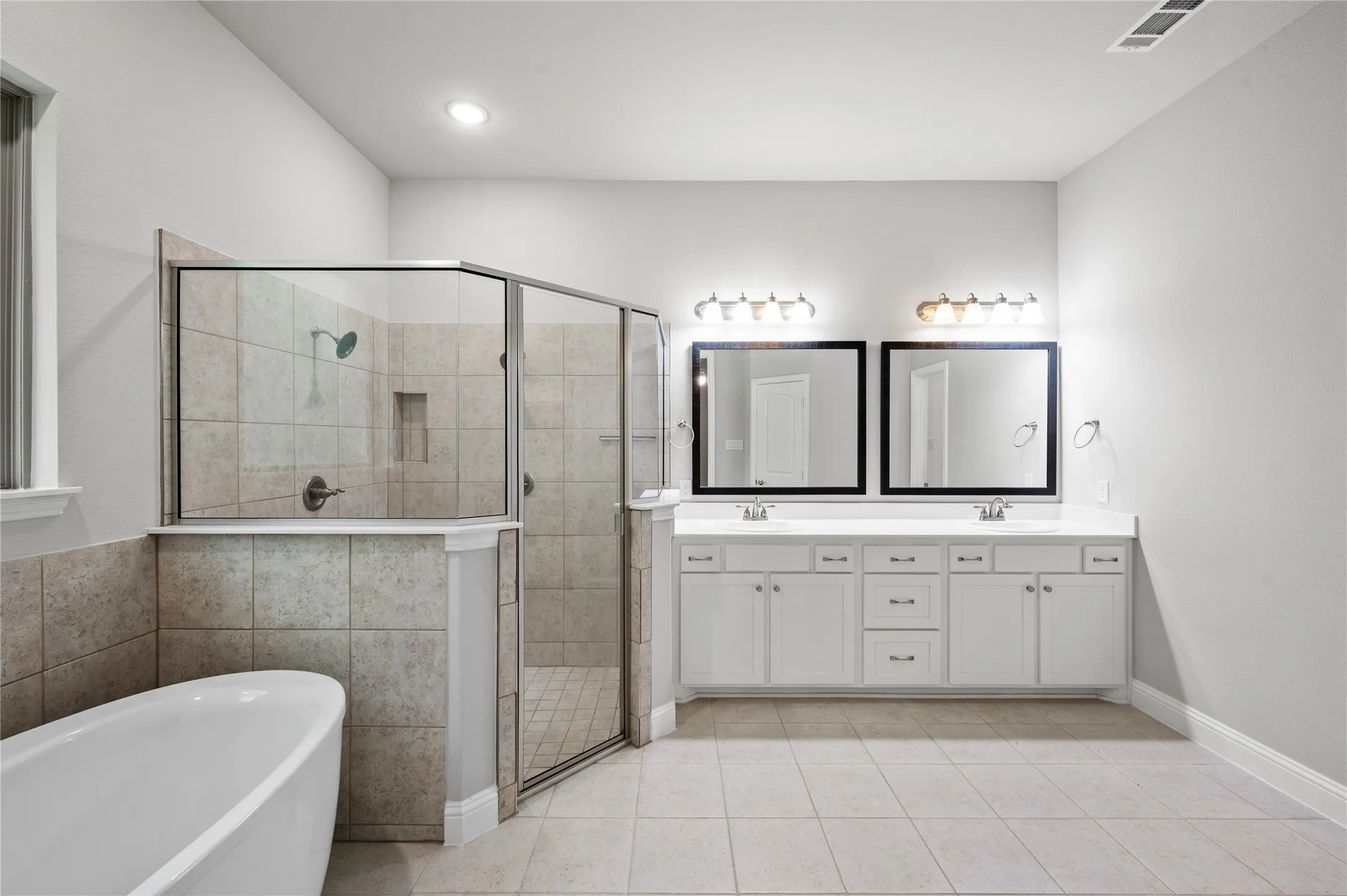 Single Family Residence For Sale in Rockwall County , 1524 Sonnet Drive, Heath, Texas 75126, 3 Bedroom, 2 Bathroom, 2 Garage spaces, 1,931 Sqft, built in 2019, mls#21271568, Real Estate Agent in Heath, Homes For Sale in Rockwall county, Homes For Sale in Heath, Realtor in Heath Texas, Real Estate Brokerage Independent Realty Texas, Luminita Cordes Realtor