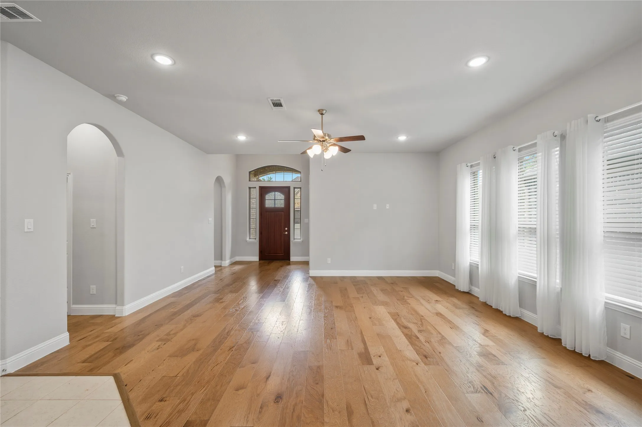 Single Family Residence For Sale in Rockwall County , 1524 Sonnet Drive, Heath, Texas 75126, 3 Bedroom, 2 Bathroom, 2 Garage spaces, 1,931 Sqft, built in 2019, mls#21271568, Real Estate Agent in Heath, Homes For Sale in Rockwall county, Homes For Sale in Heath, Realtor in Heath Texas, Real Estate Brokerage Independent Realty Texas, Luminita Cordes Realtor