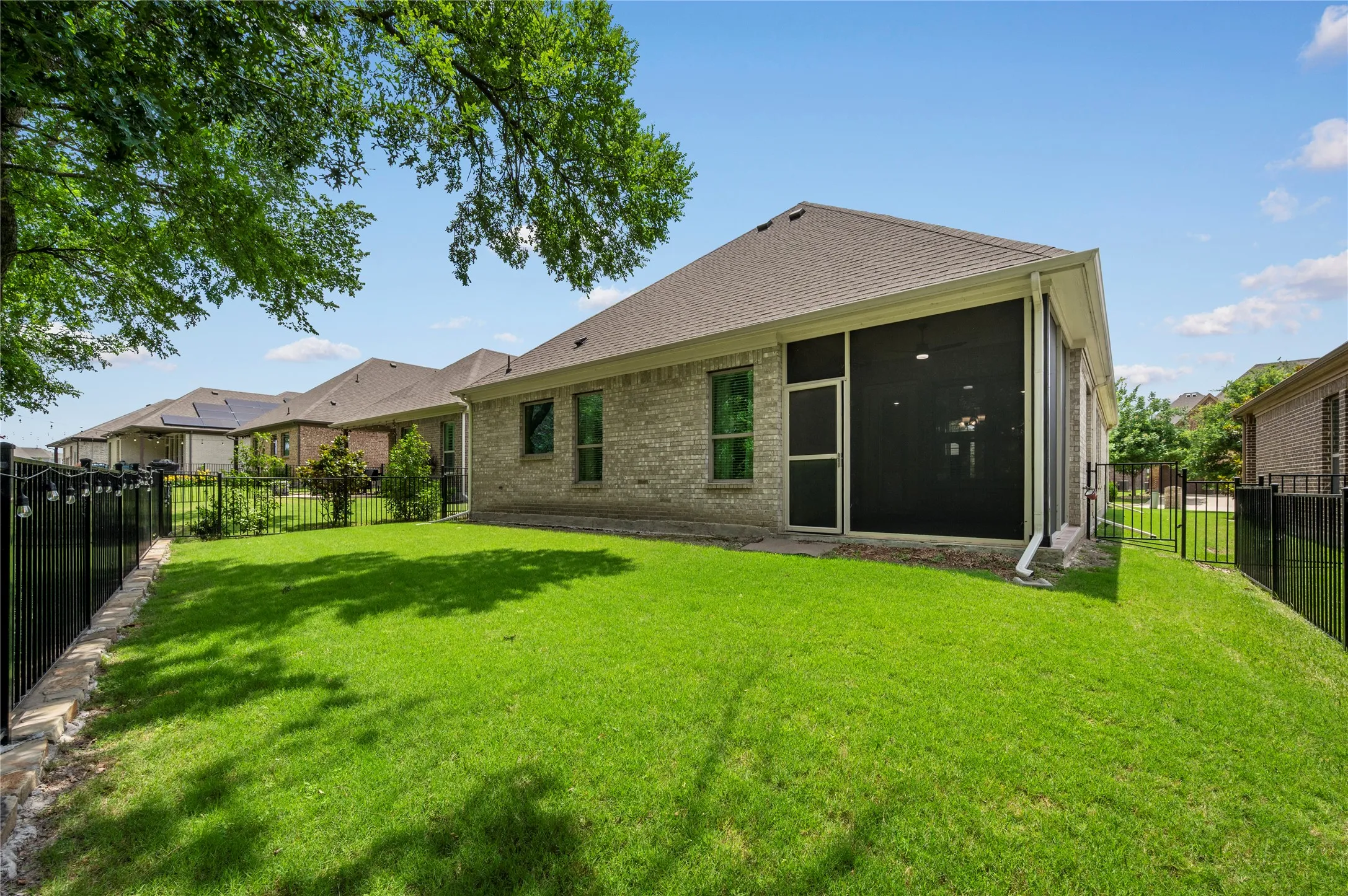 Single Family Residence For Sale in Rockwall County , 1524 Sonnet Drive, Heath, Texas 75126, 3 Bedroom, 2 Bathroom, 2 Garage spaces, 1,931 Sqft, built in 2019, mls#21271568, Real Estate Agent in Heath, Homes For Sale in Rockwall county, Homes For Sale in Heath, Realtor in Heath Texas, Real Estate Brokerage Independent Realty Texas, Luminita Cordes Realtor