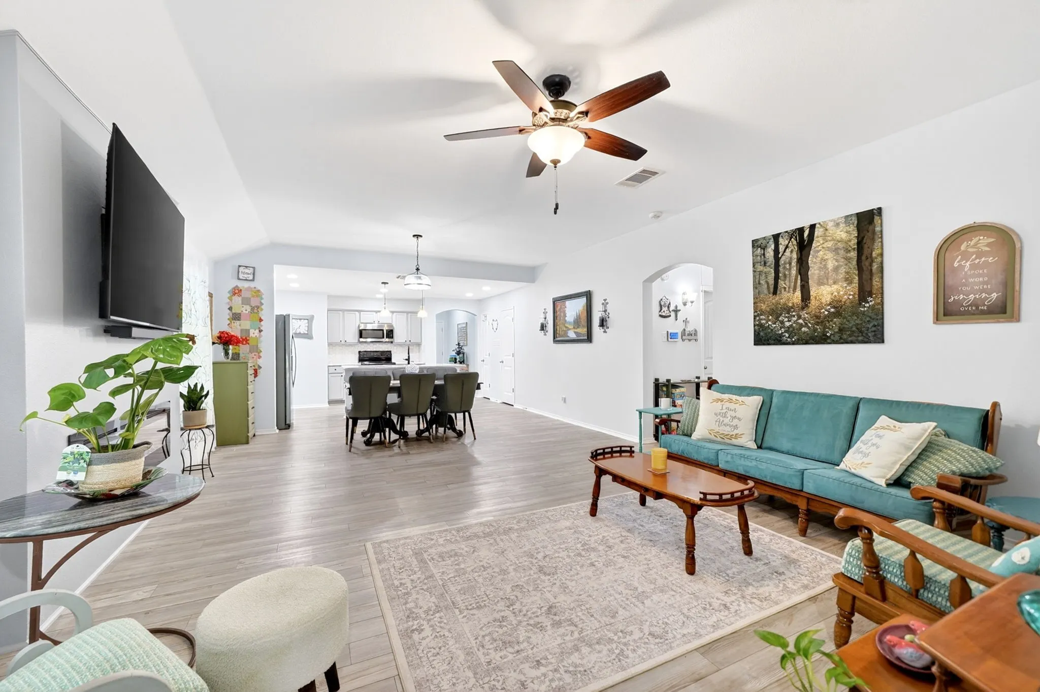 Single Family Residence For Sale in Kaufman County , 2011 Crosby Drive, Forney, Texas 75126, 4 Bedroom, 2 Bathroom, 2 Garage spaces, 1,929 Sqft, built in 2014, mls#21275325, Real Estate Agent in Forney, Homes For Sale in Kaufman county, Homes For Sale in Forney, Realtor in Forney Texas, Real Estate Brokerage Independent Realty Texas, Luminita Cordes Realtor