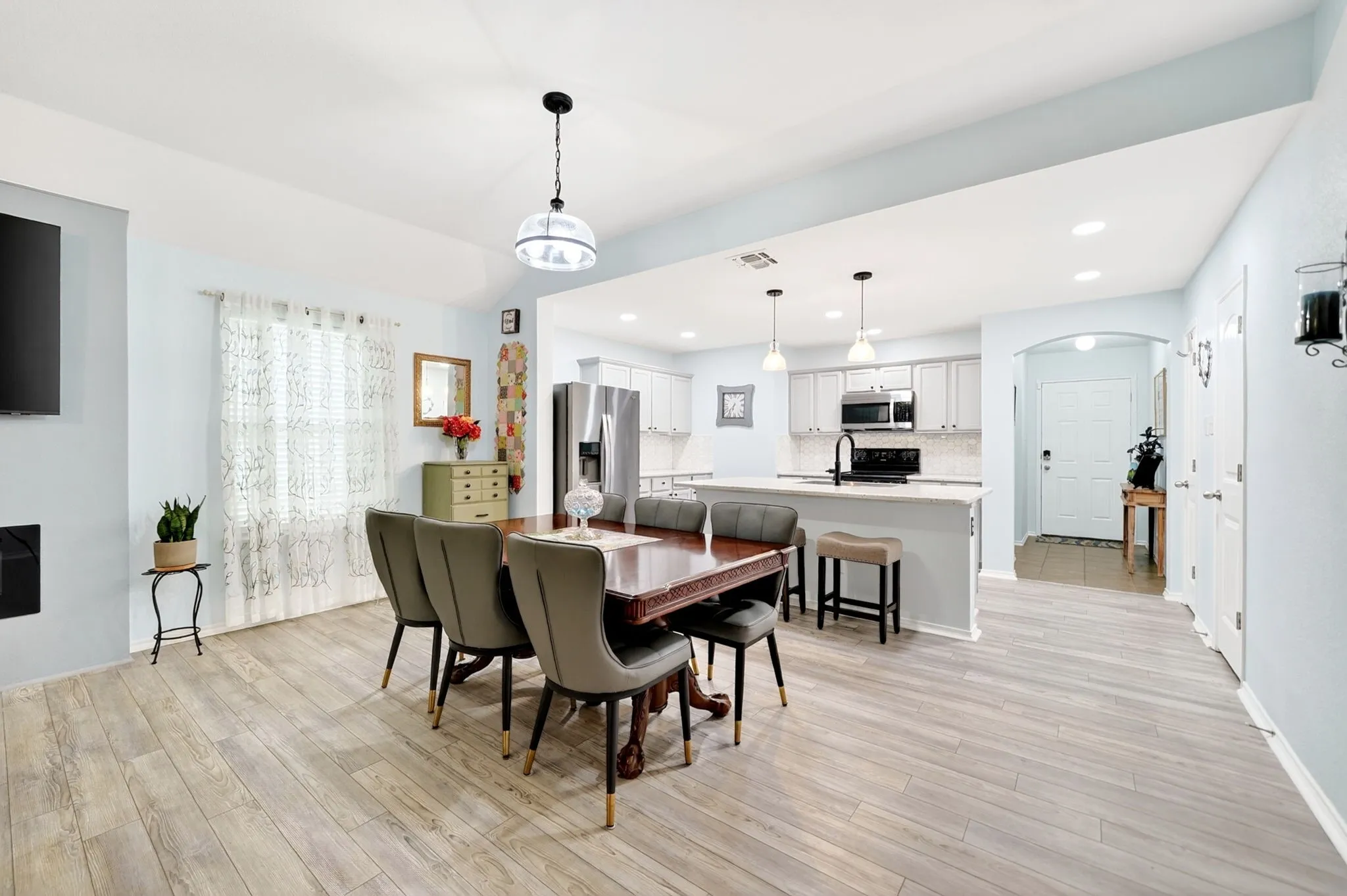 Single Family Residence For Sale in Kaufman County , 2011 Crosby Drive, Forney, Texas 75126, 4 Bedroom, 2 Bathroom, 2 Garage spaces, 1,929 Sqft, built in 2014, mls#21275325, Real Estate Agent in Forney, Homes For Sale in Kaufman county, Homes For Sale in Forney, Realtor in Forney Texas, Real Estate Brokerage Independent Realty Texas, Luminita Cordes Realtor